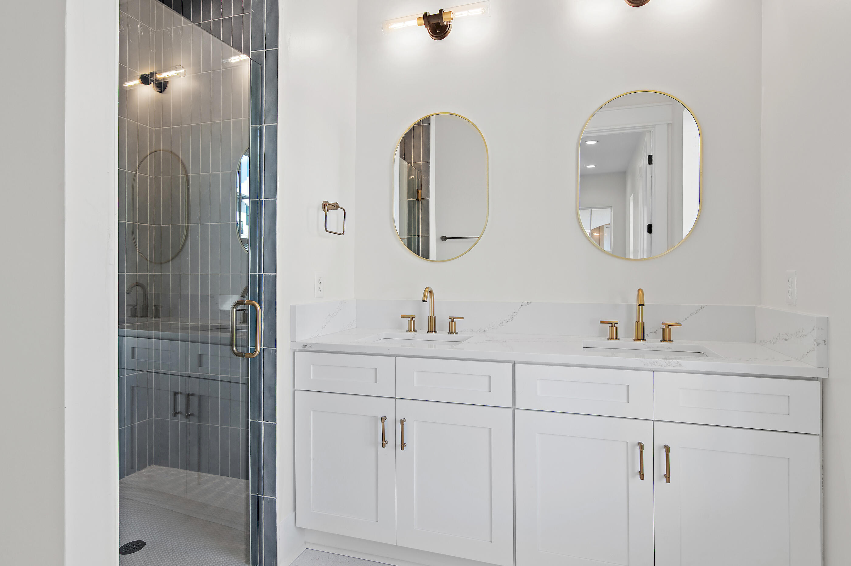 EMERALD WATERS VILLAGE - Residential