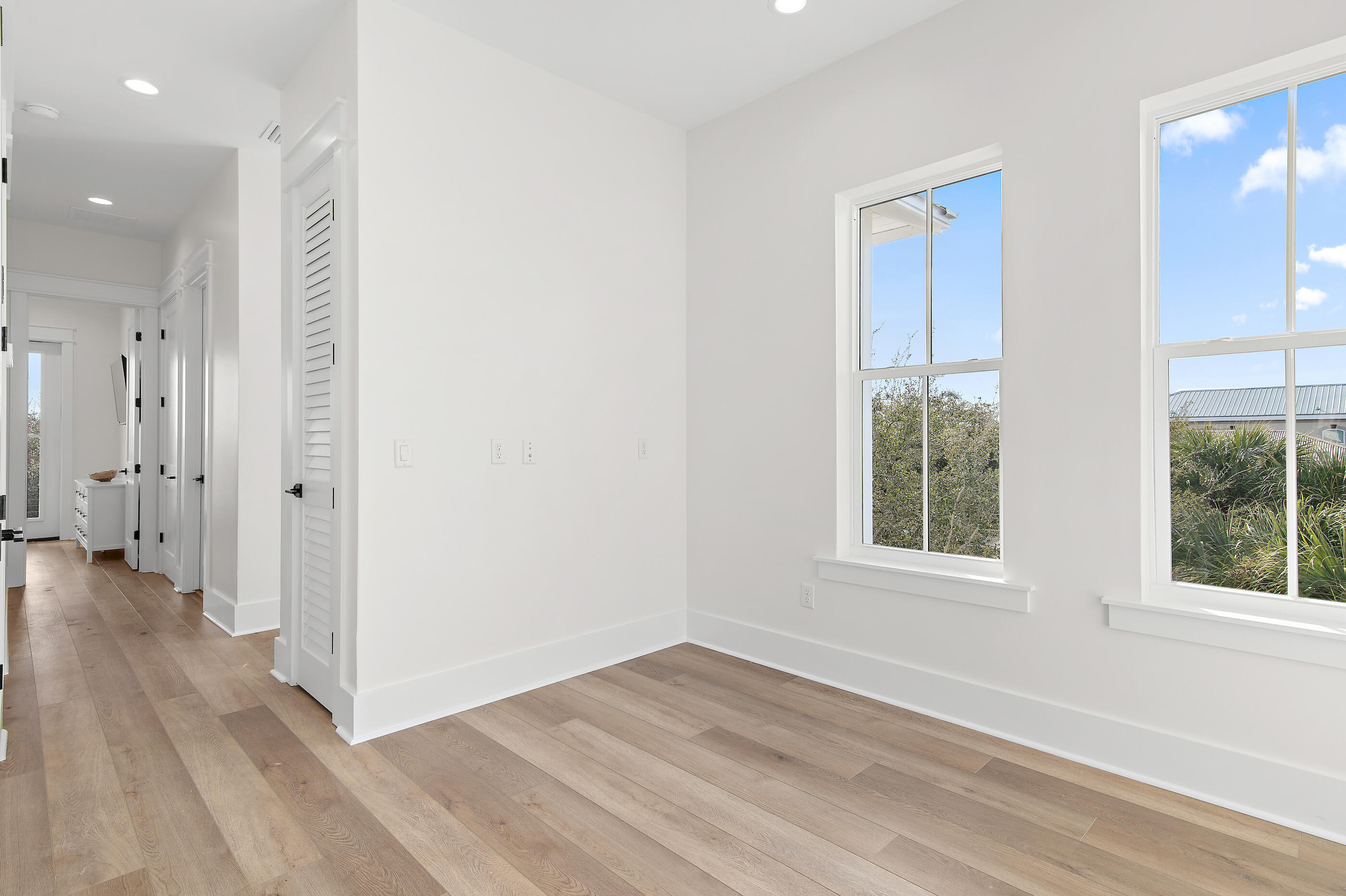 EMERALD WATERS VILLAGE - Residential