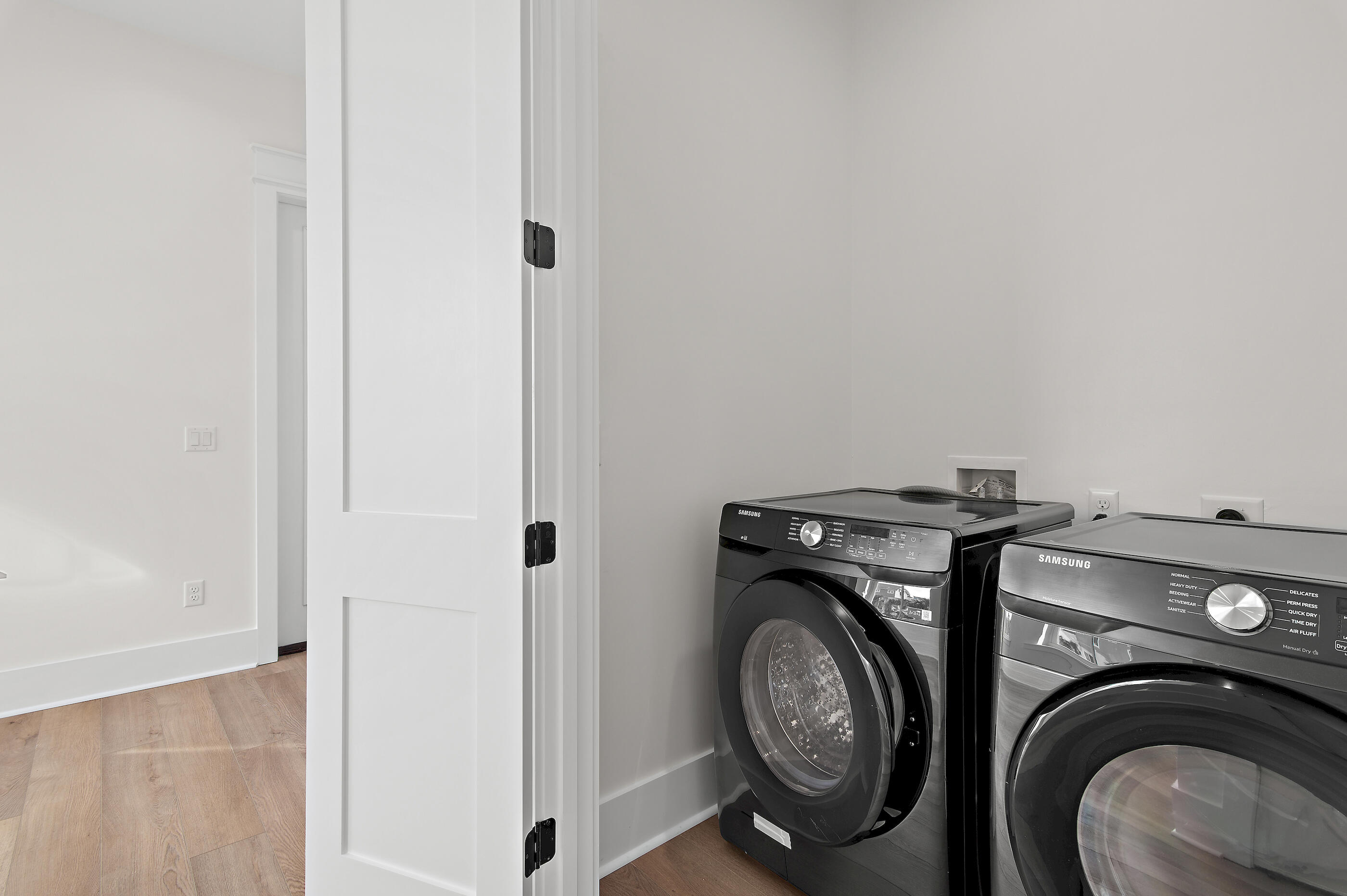 EMERALD WATERS VILLAGE - Residential