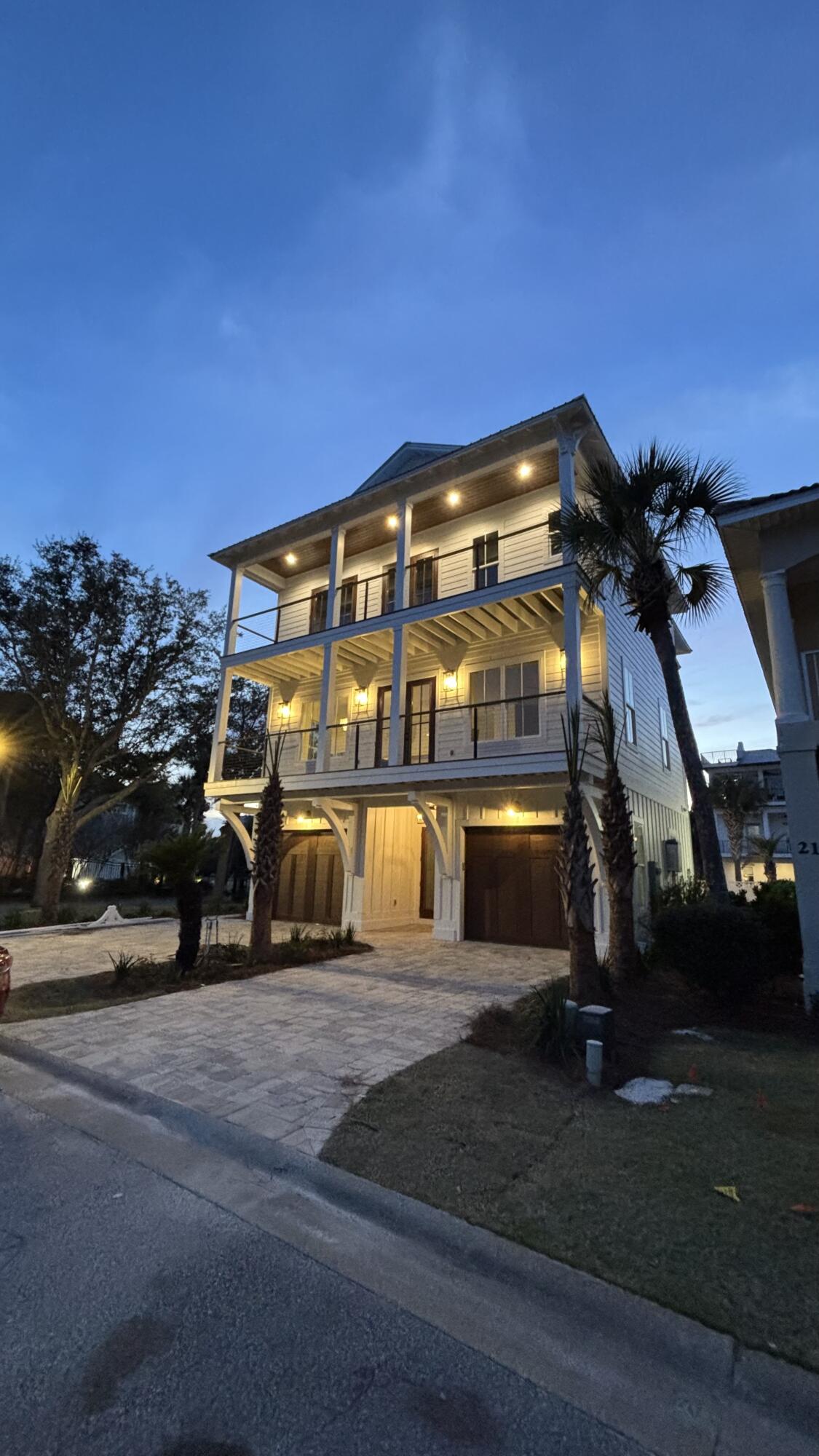 EMERALD WATERS VILLAGE - Residential