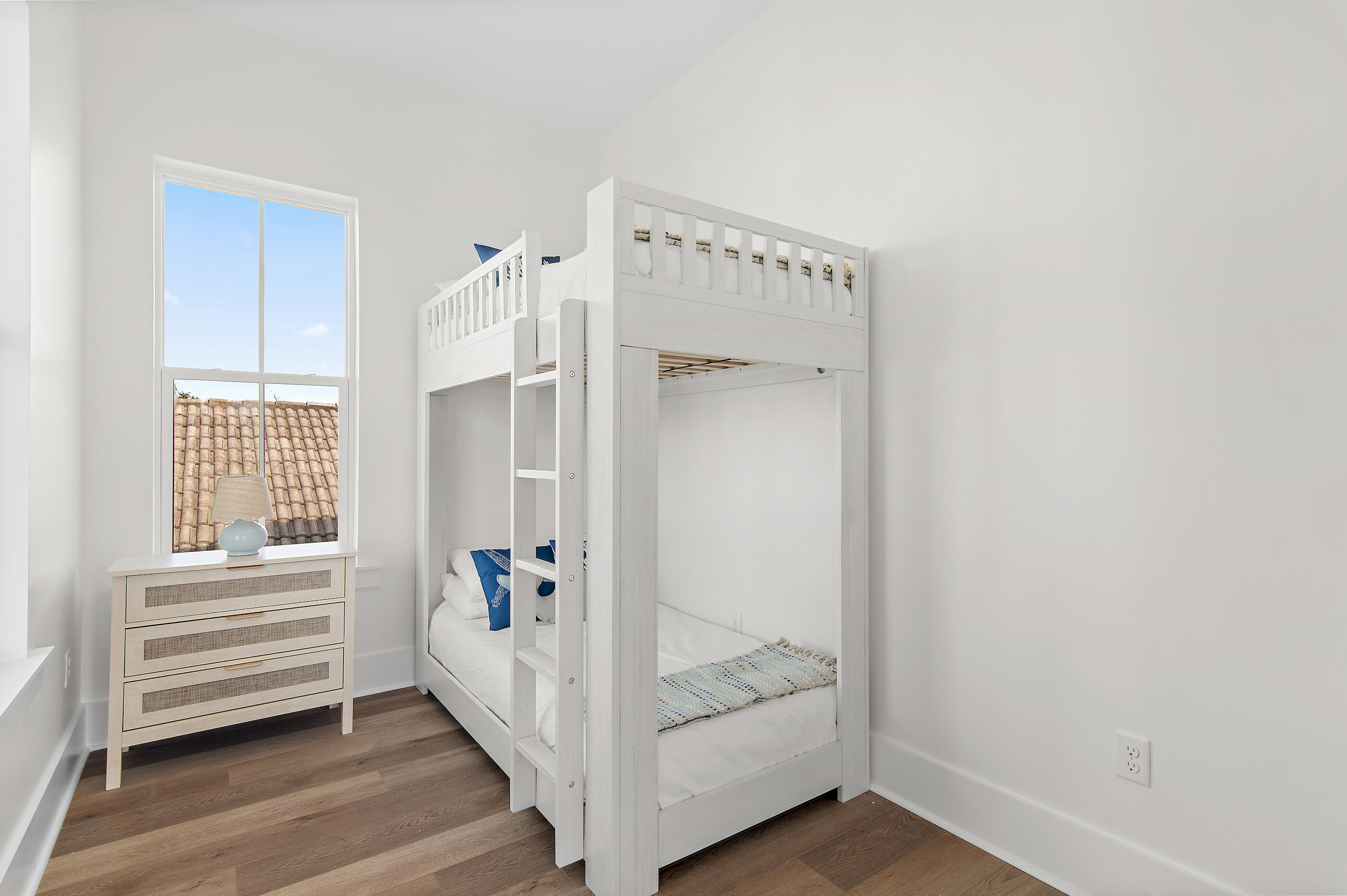 EMERALD WATERS VILLAGE - Residential