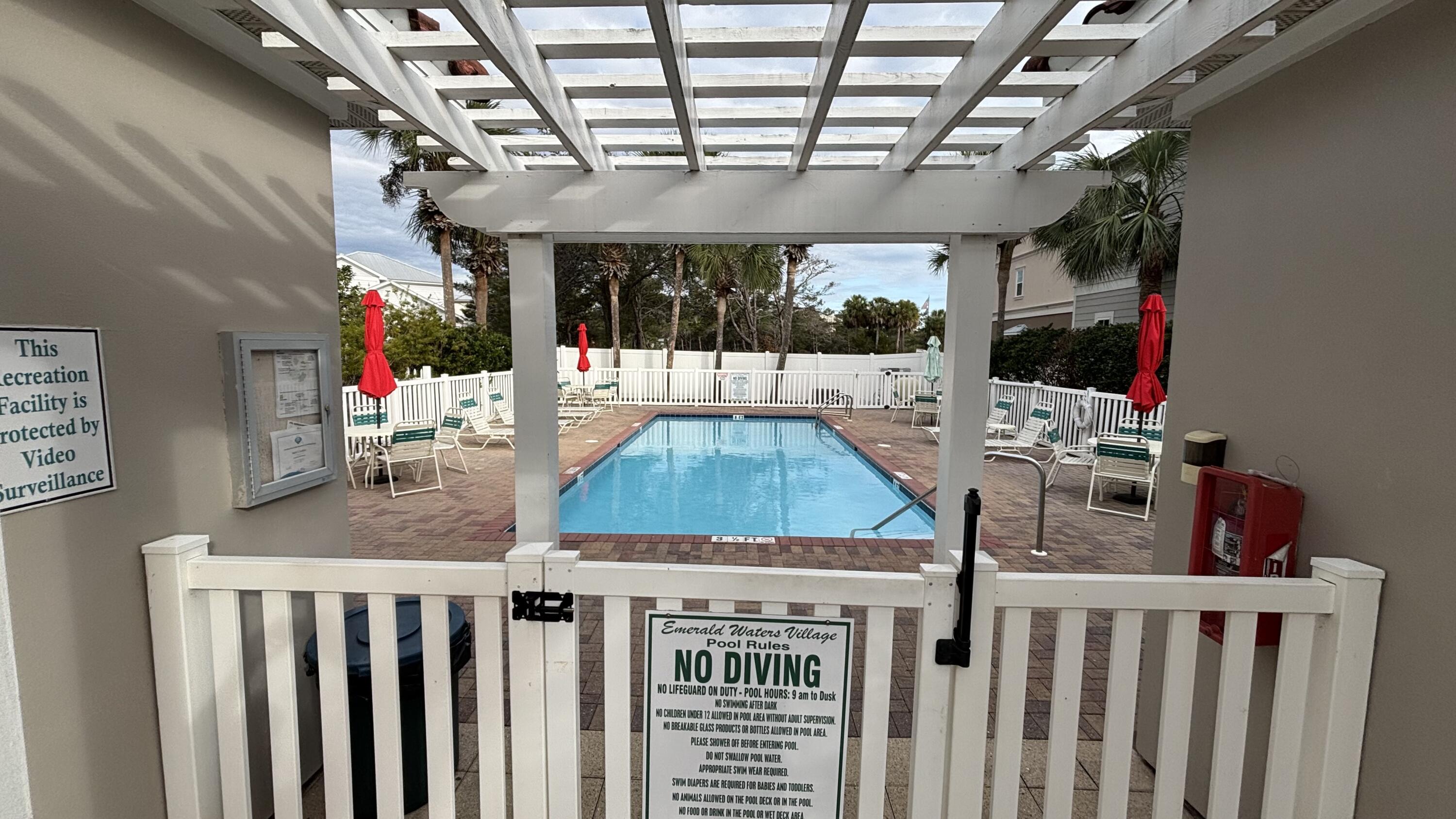 EMERALD WATERS VILLAGE - Residential