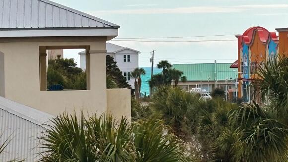 EMERALD WATERS VILLAGE - Residential