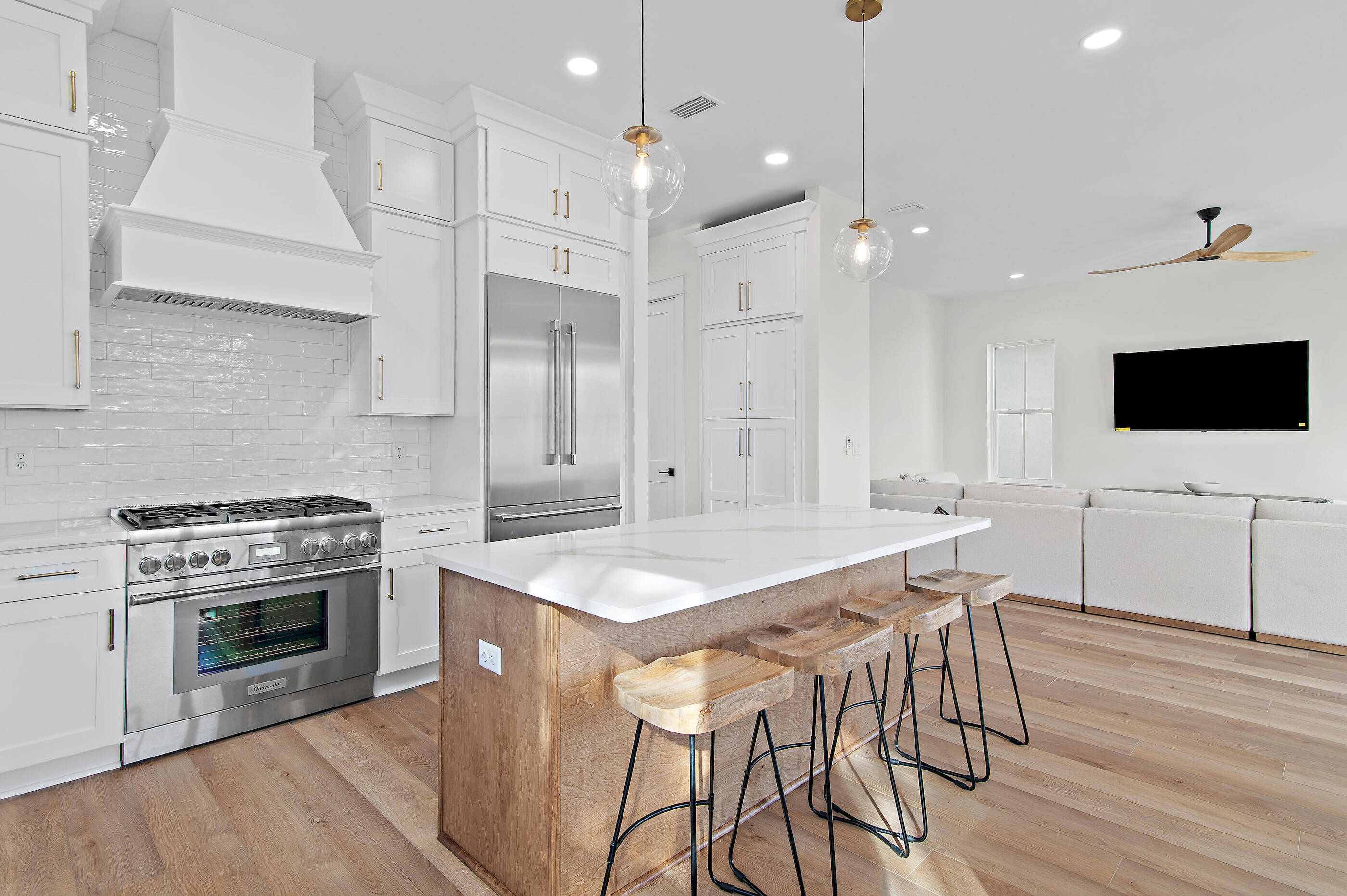 EMERALD WATERS VILLAGE - Residential