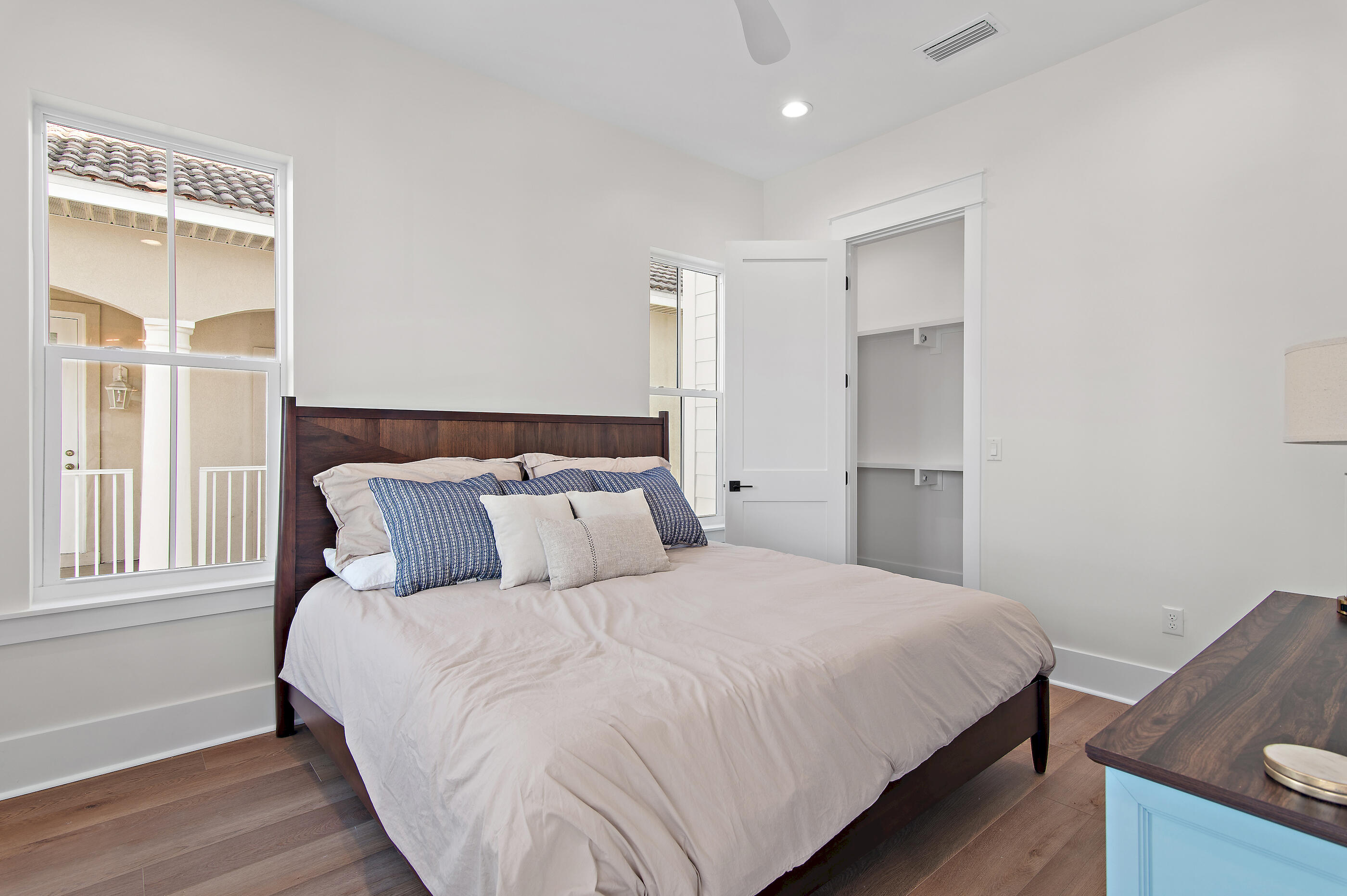 EMERALD WATERS VILLAGE - Residential