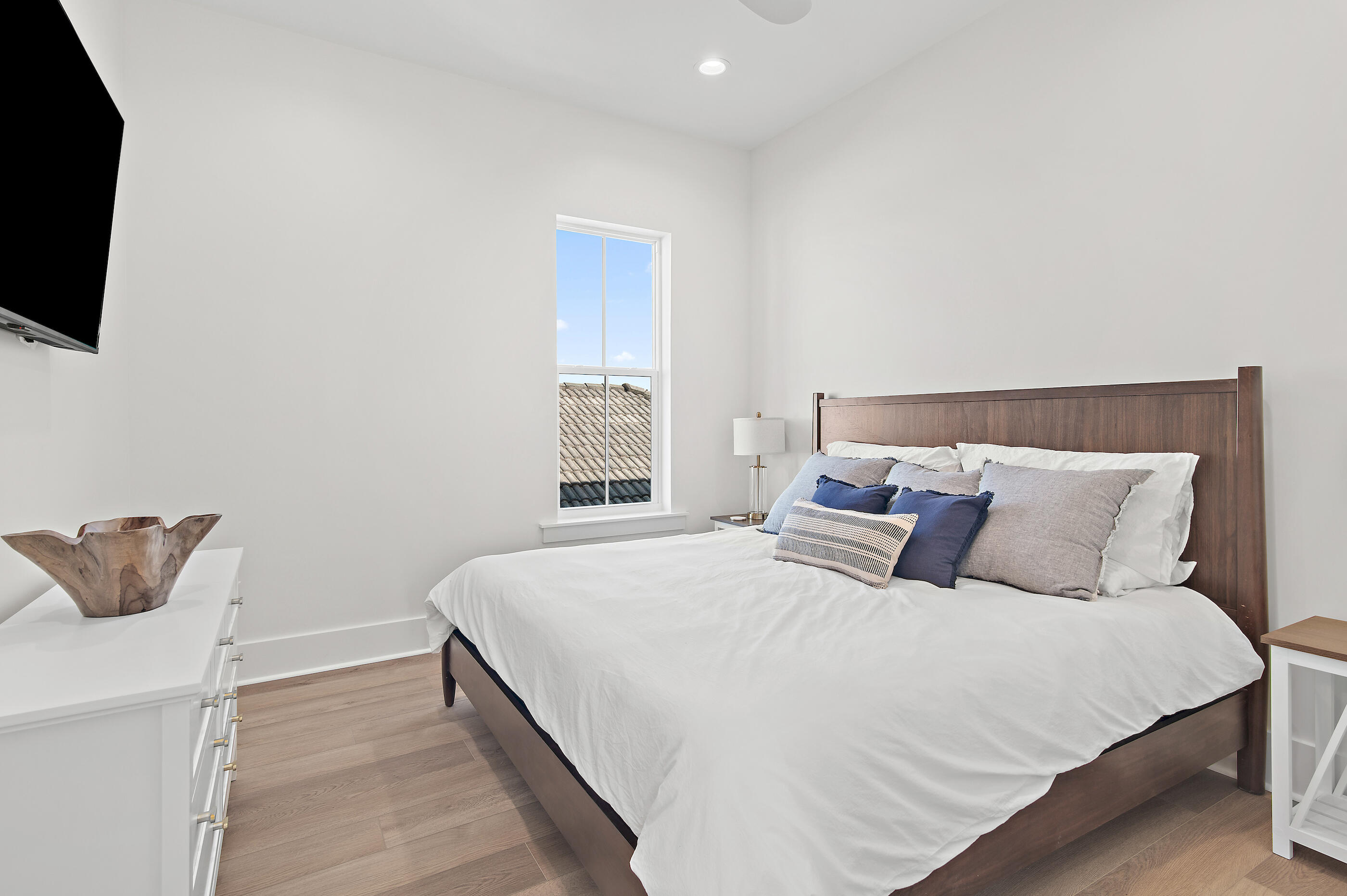 EMERALD WATERS VILLAGE - Residential