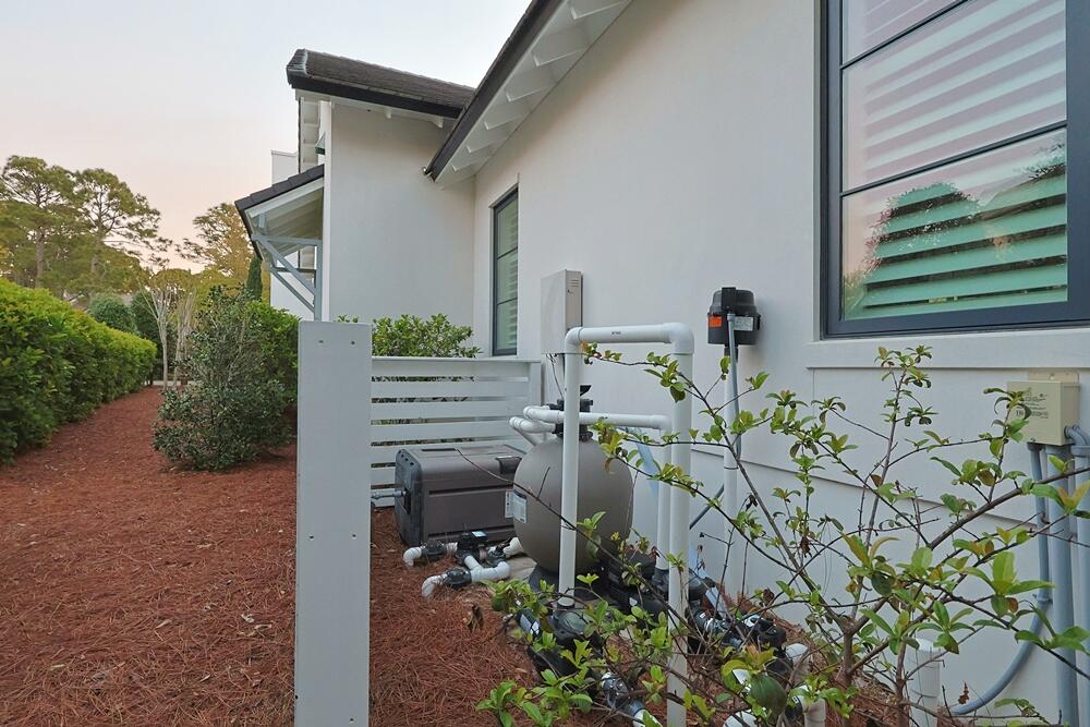 BURNT PINE - Residential