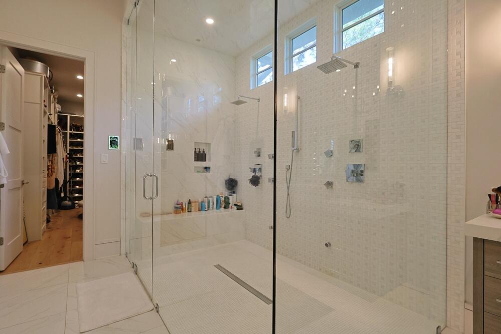 BURNT PINE - Residential