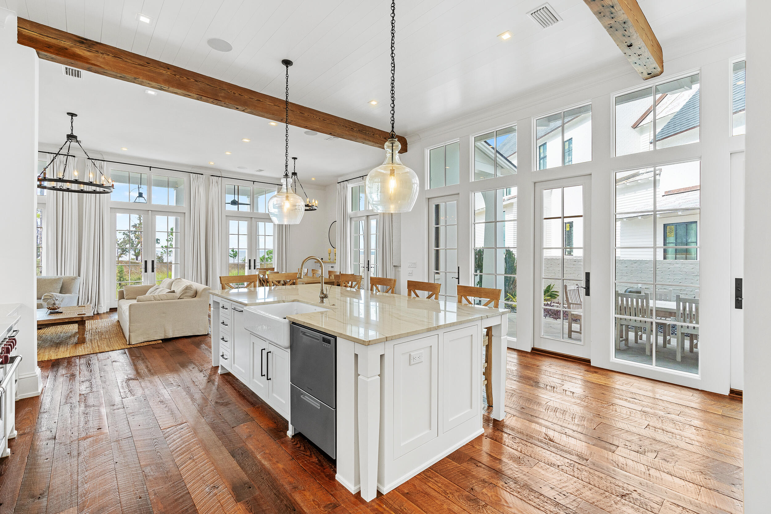 CHURCHILL OAKS - Residential