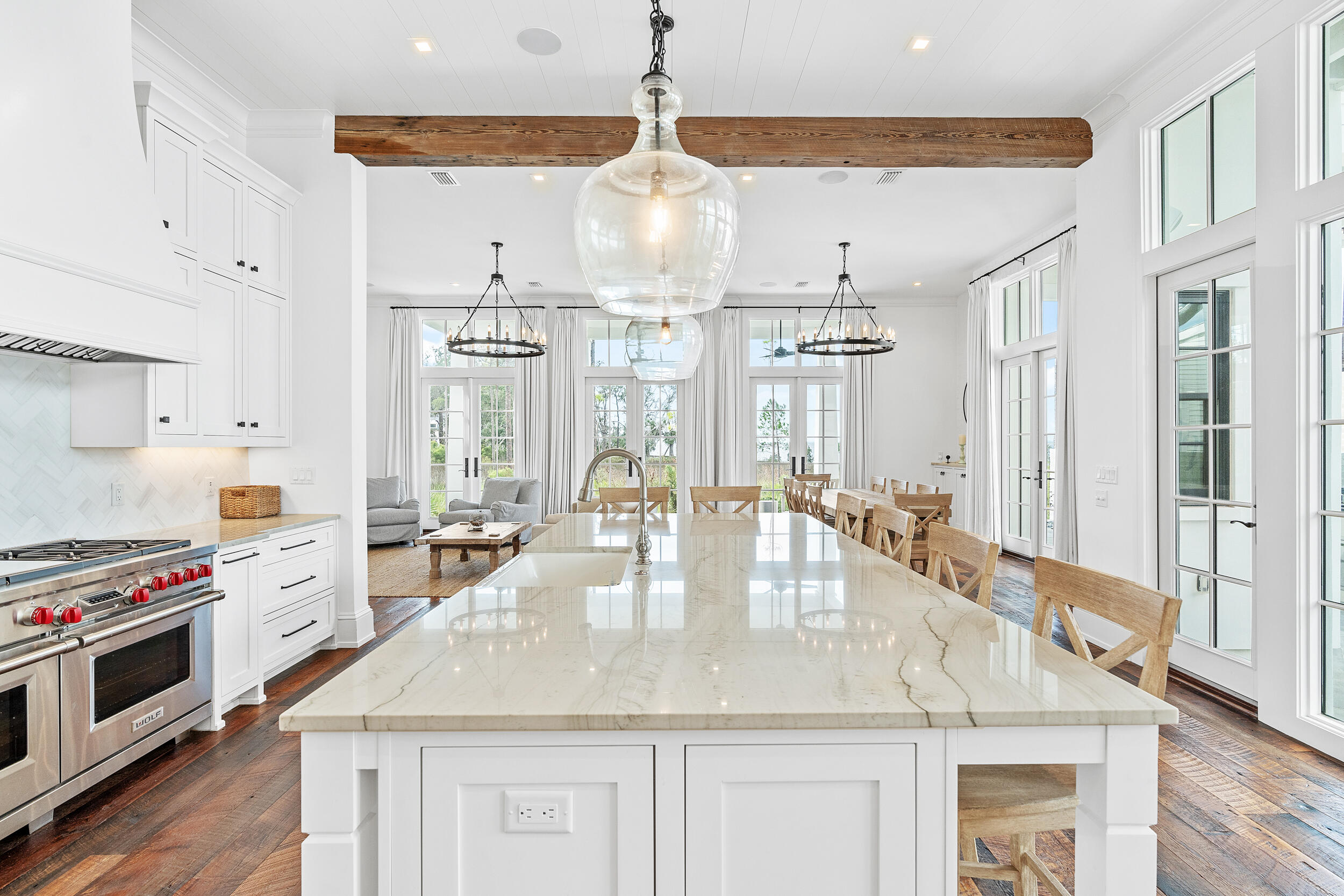 CHURCHILL OAKS - Residential