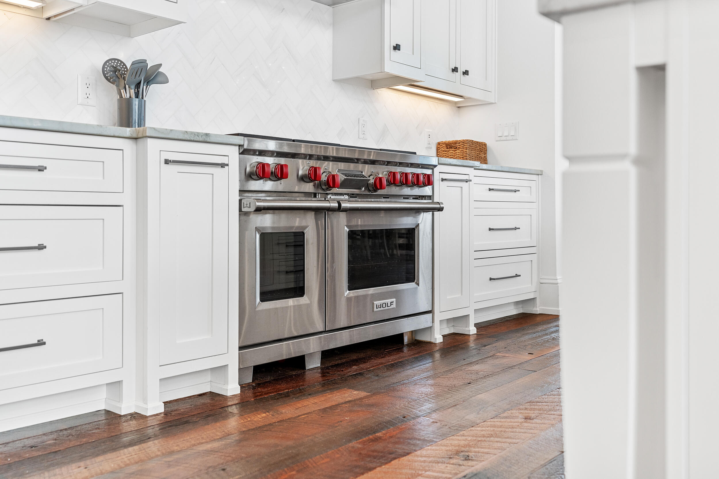 CHURCHILL OAKS - Residential