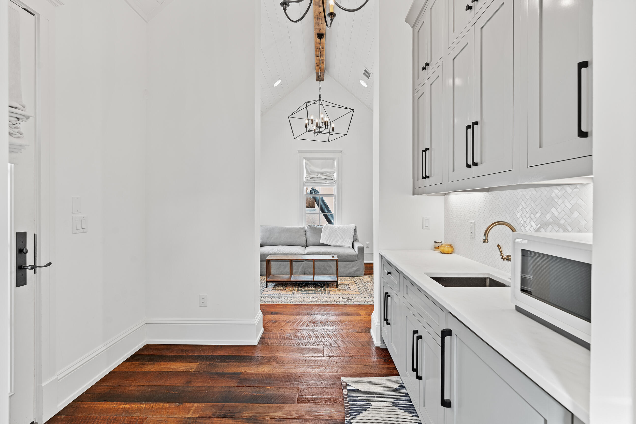 CHURCHILL OAKS - Residential