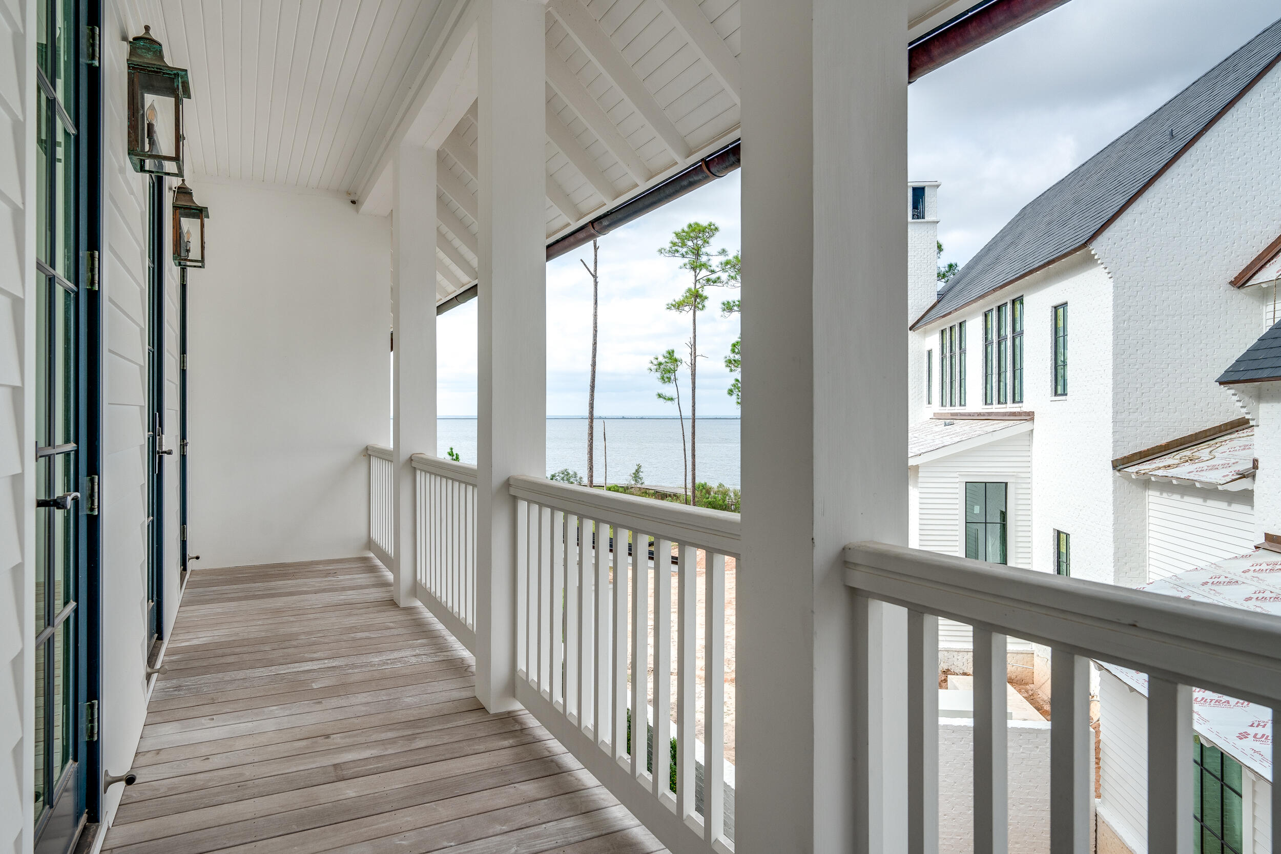 CHURCHILL OAKS - Residential