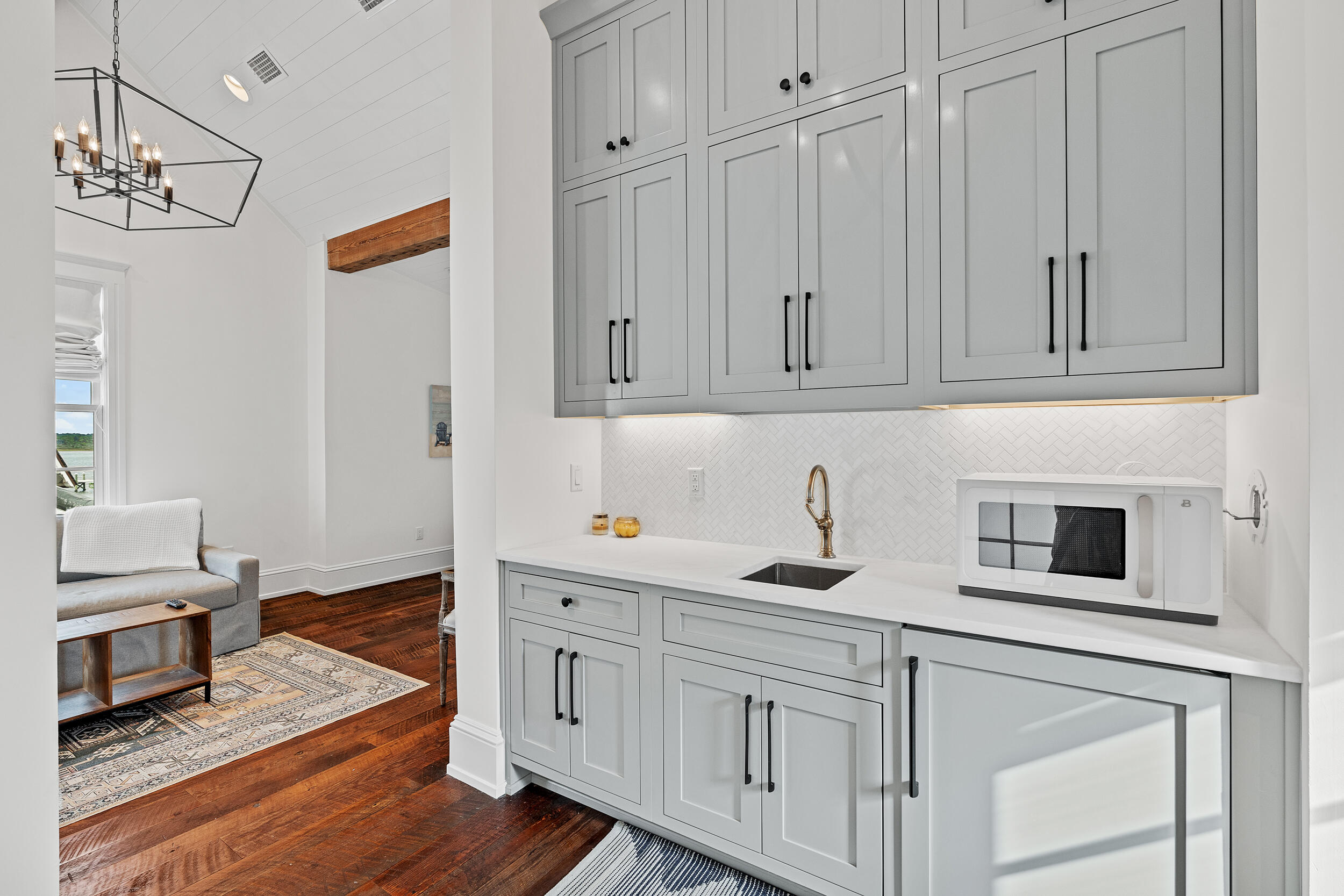 CHURCHILL OAKS - Residential