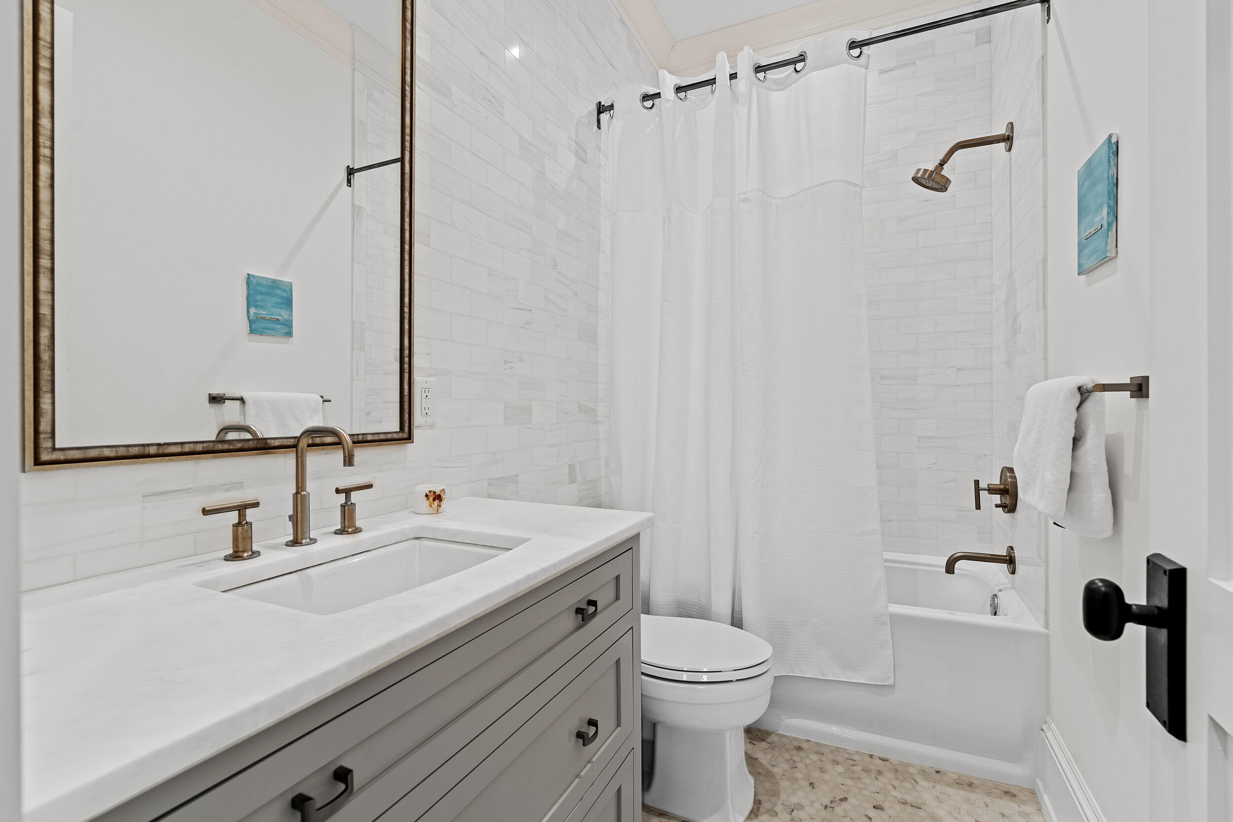 CHURCHILL OAKS - Residential