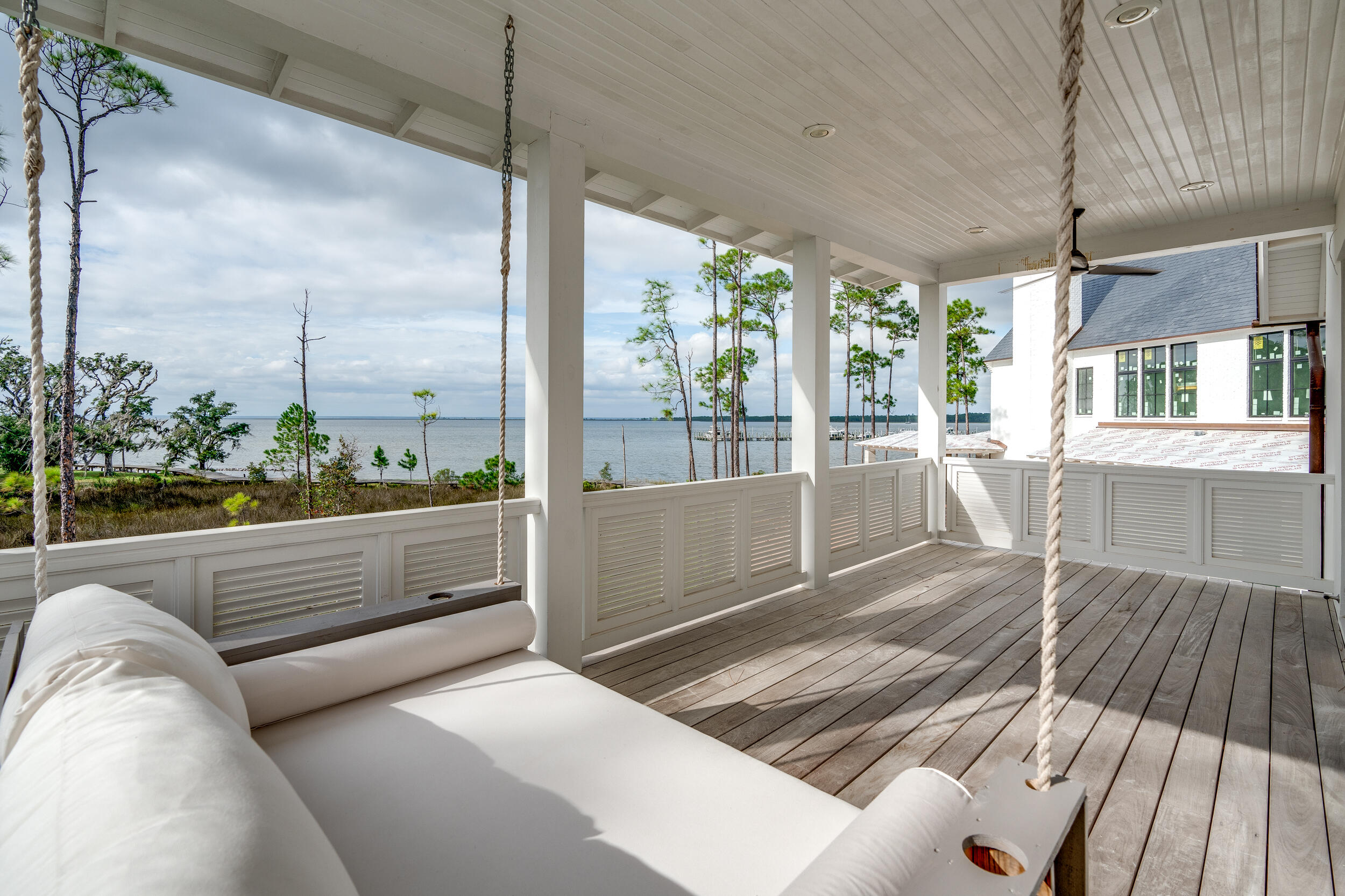 CHURCHILL OAKS - Residential