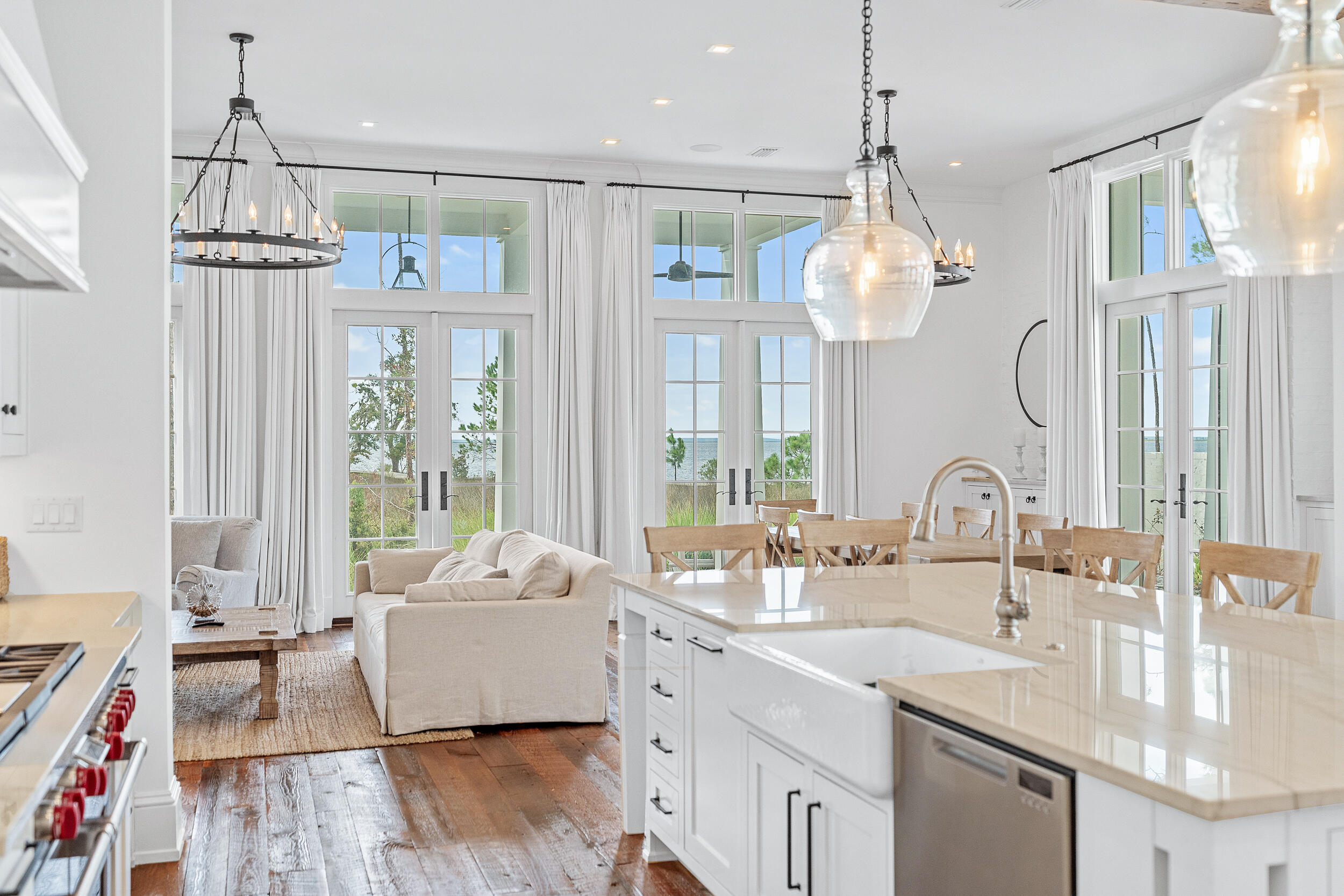 CHURCHILL OAKS - Residential