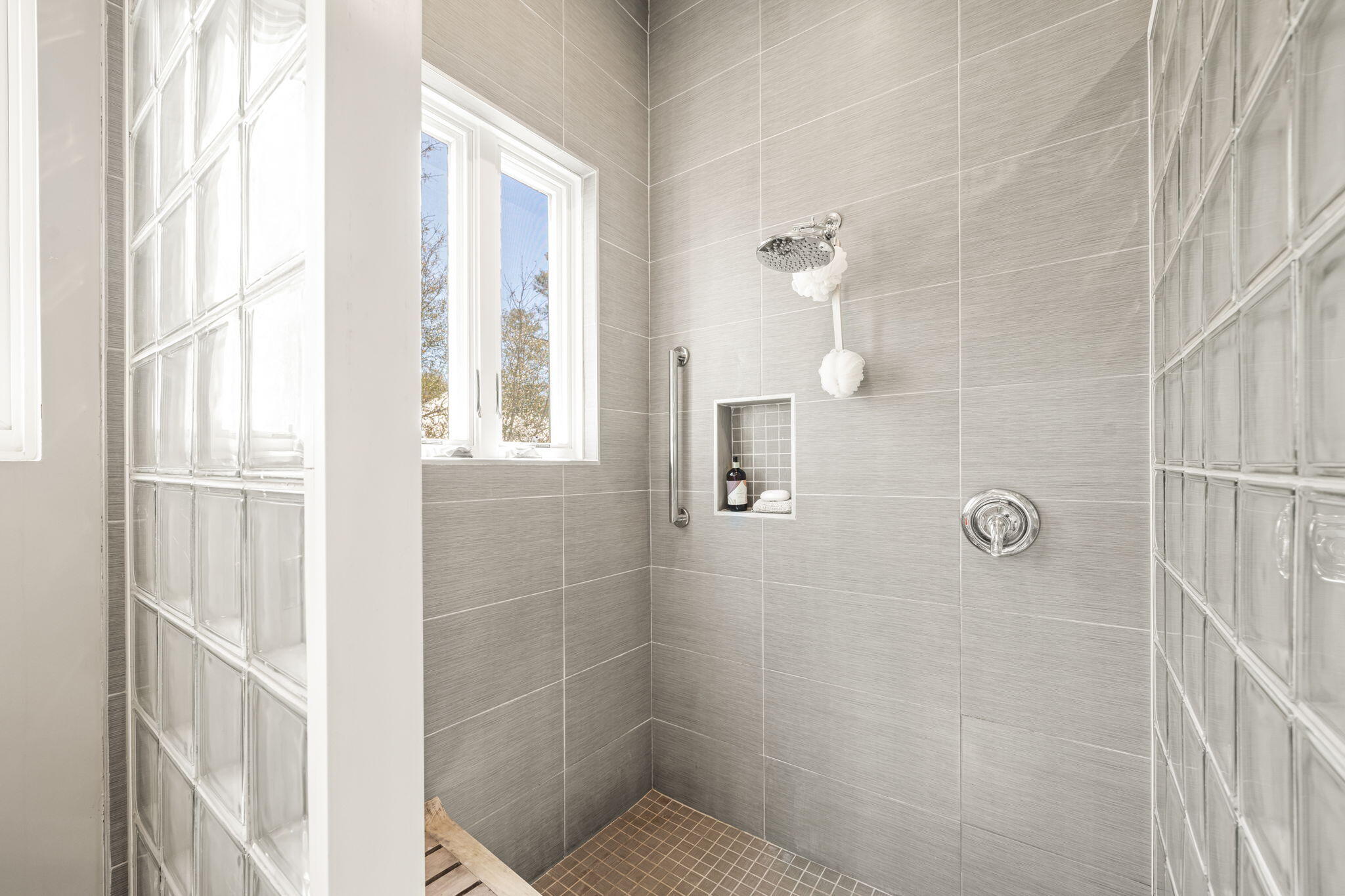 LAKE SHORE ESTATES - Residential