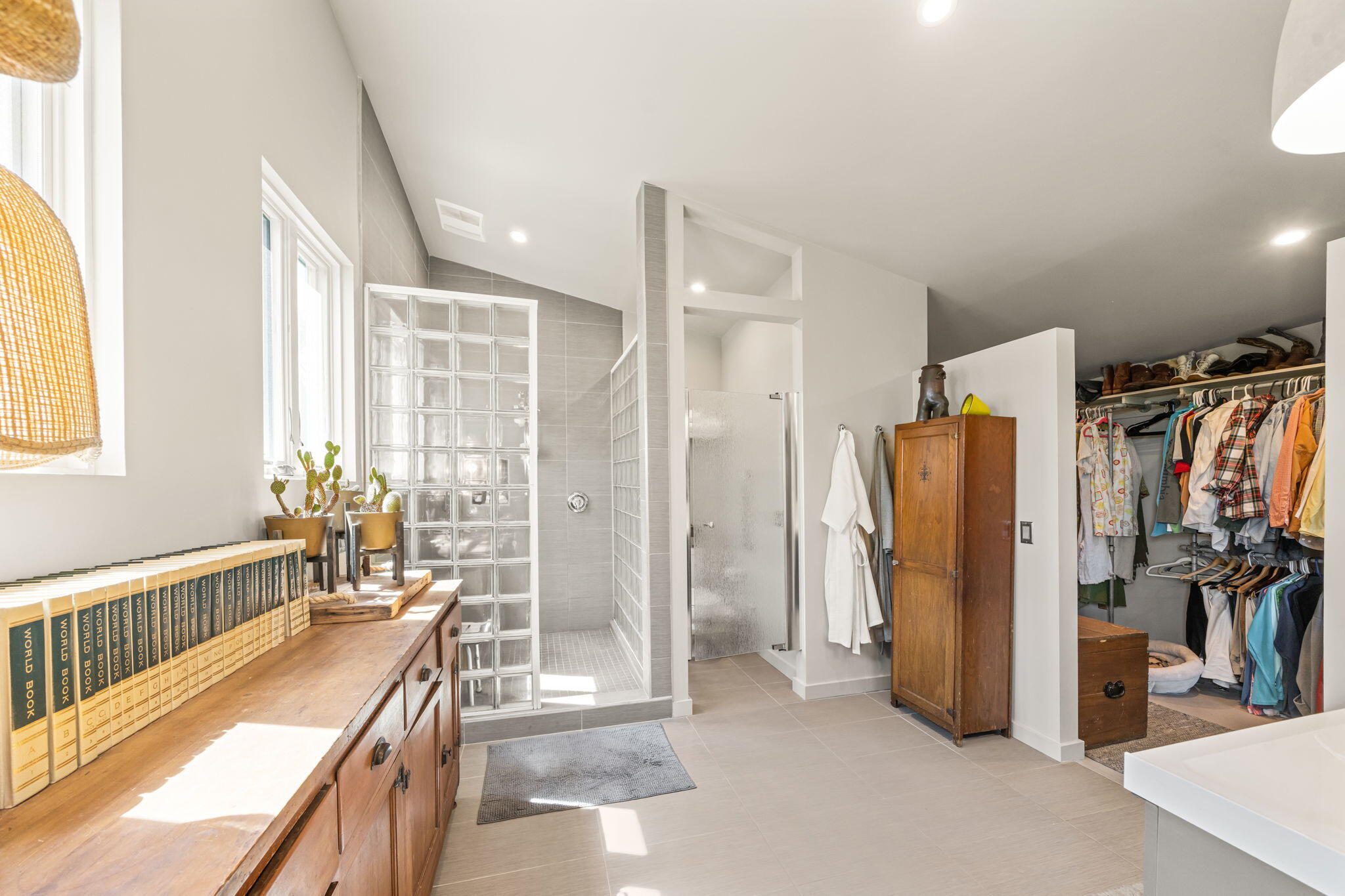 LAKE SHORE ESTATES - Residential