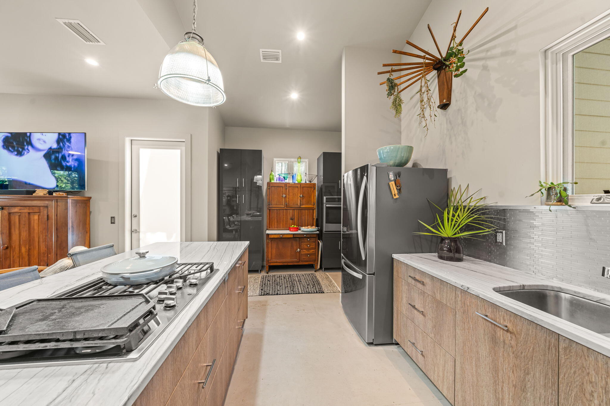 LAKE SHORE ESTATES - Residential