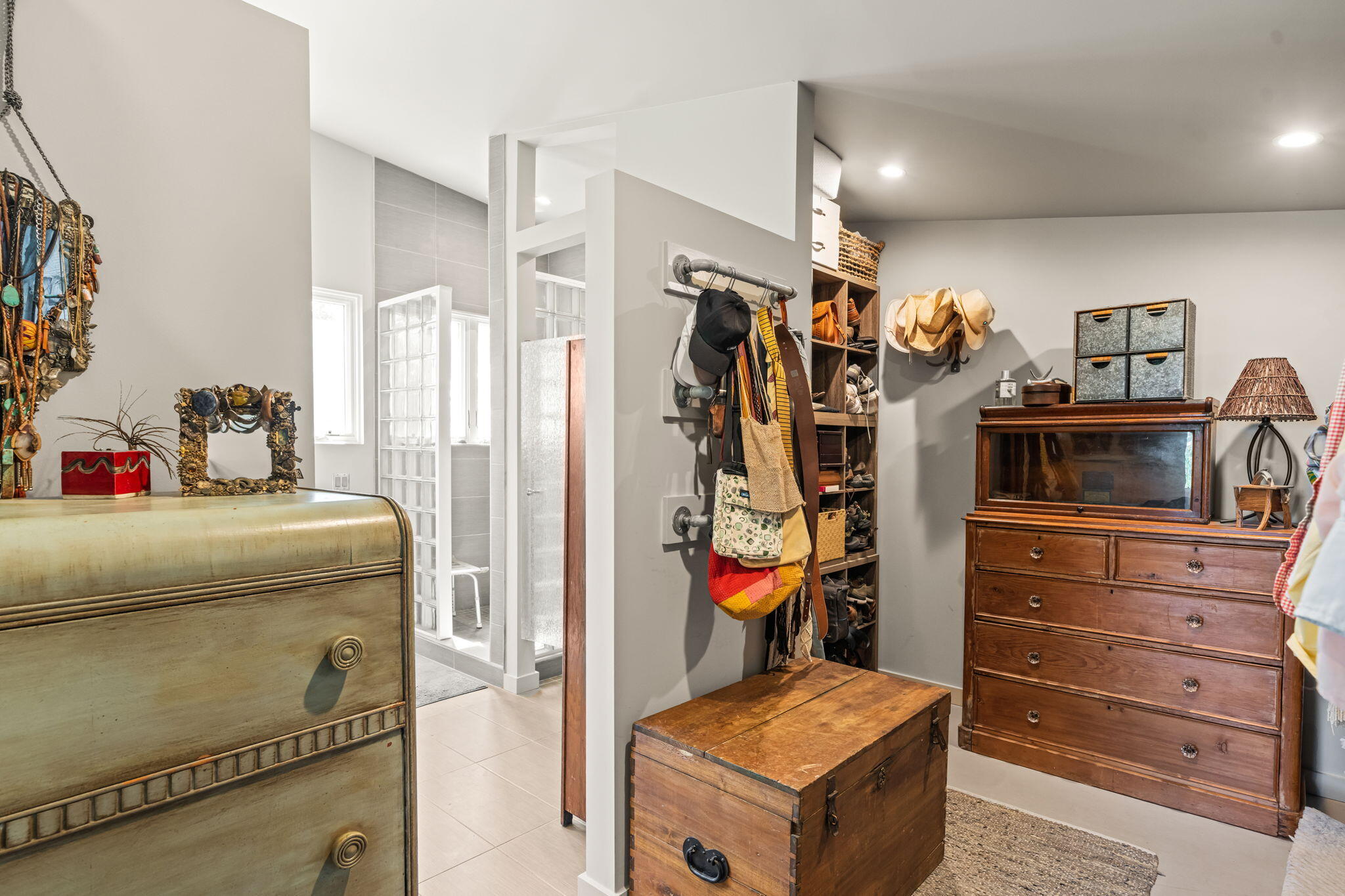 LAKE SHORE ESTATES - Residential