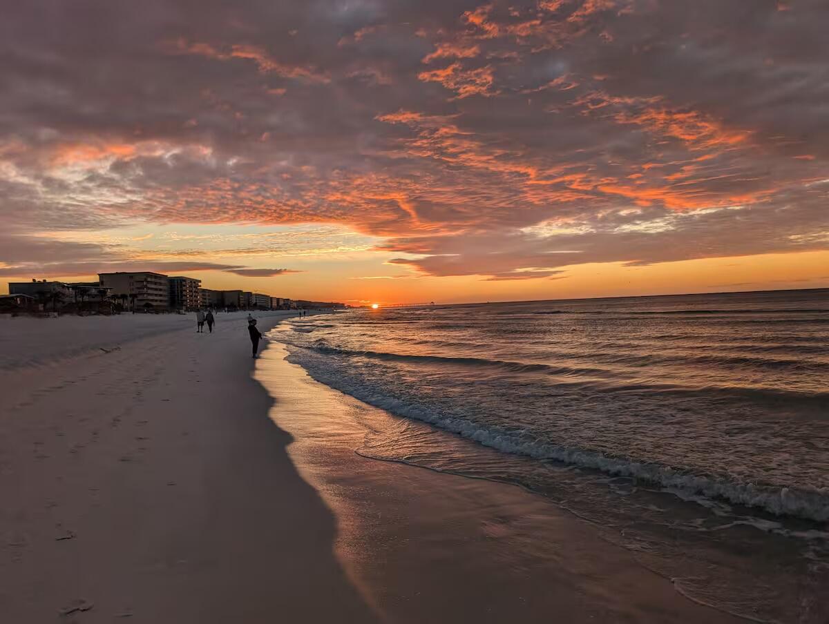 SURF DWELLER CONDO - Residential