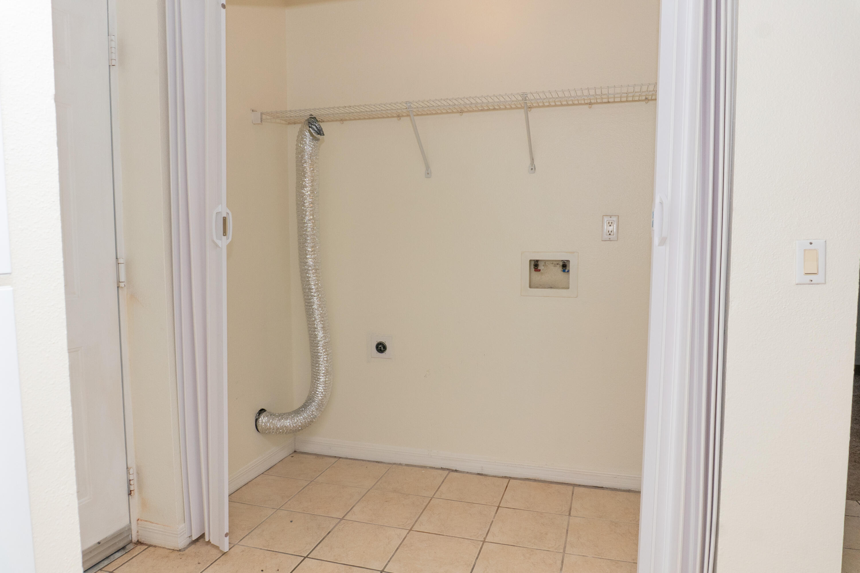 FLORIDA CLUB - Residential Lease