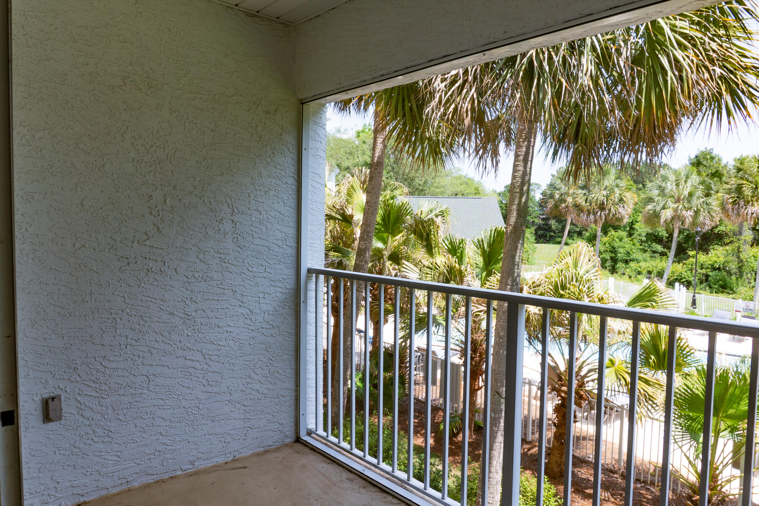 FLORIDA CLUB - Residential Lease