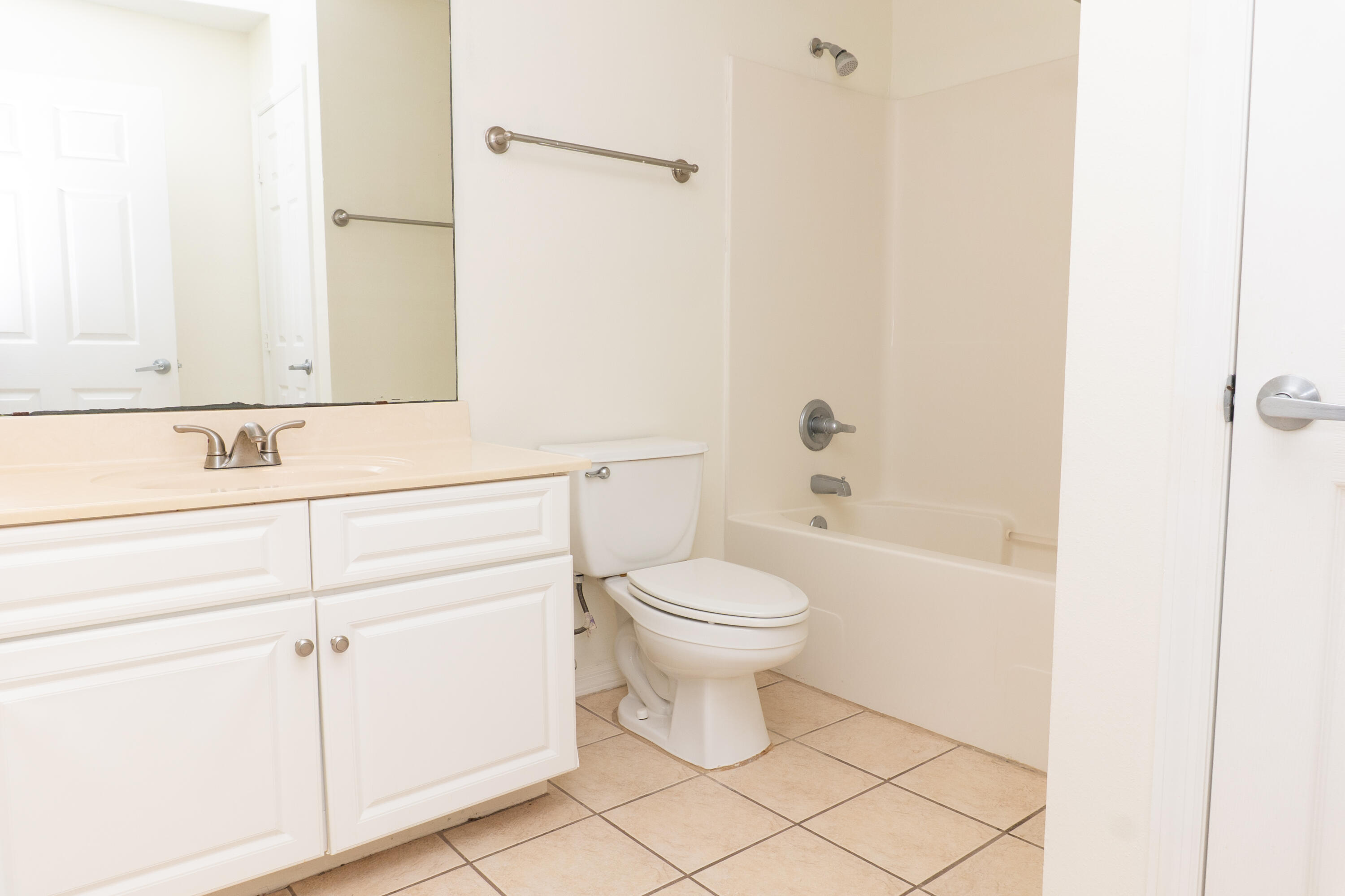 FLORIDA CLUB - Residential Lease