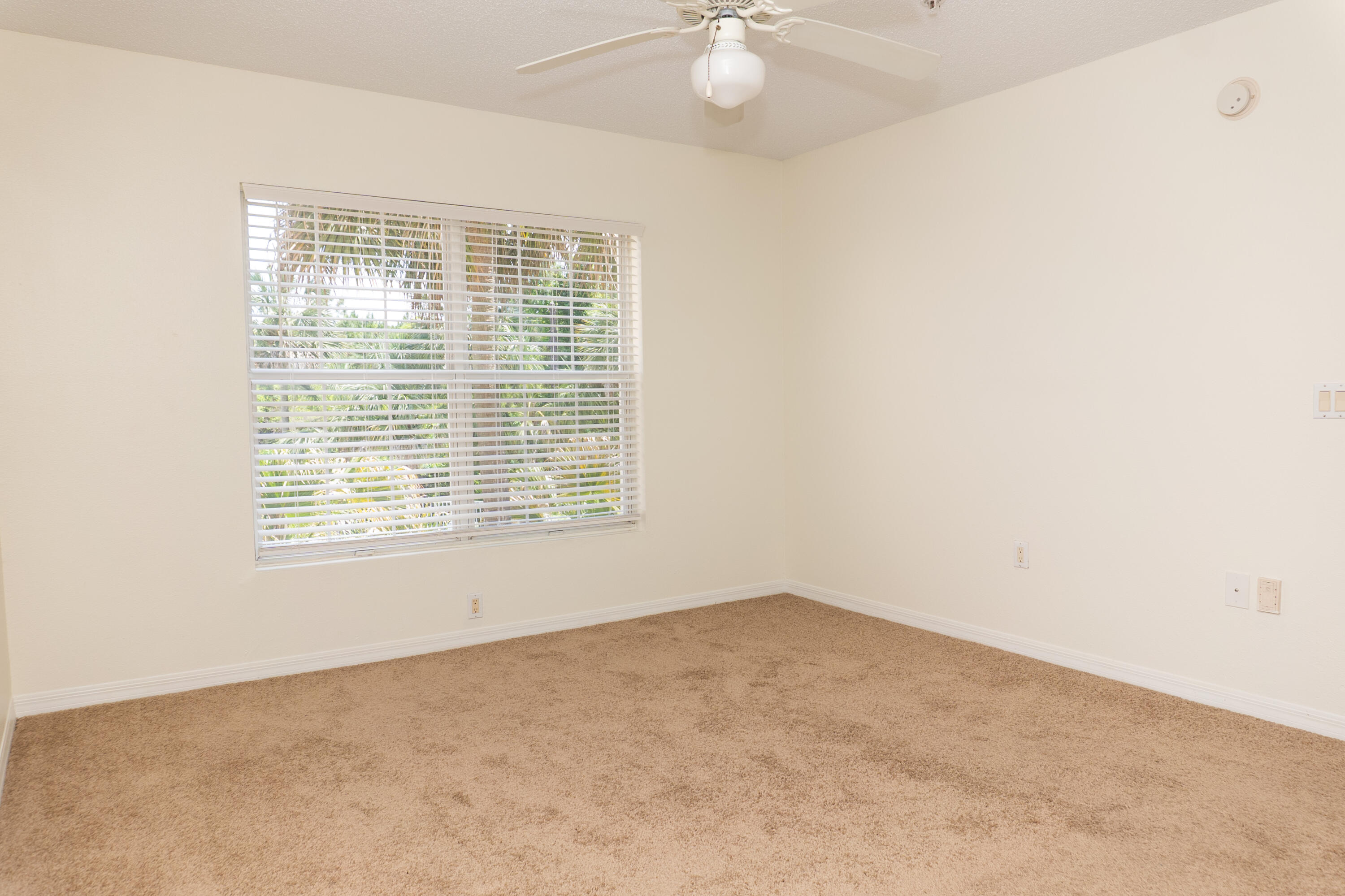 FLORIDA CLUB - Residential Lease