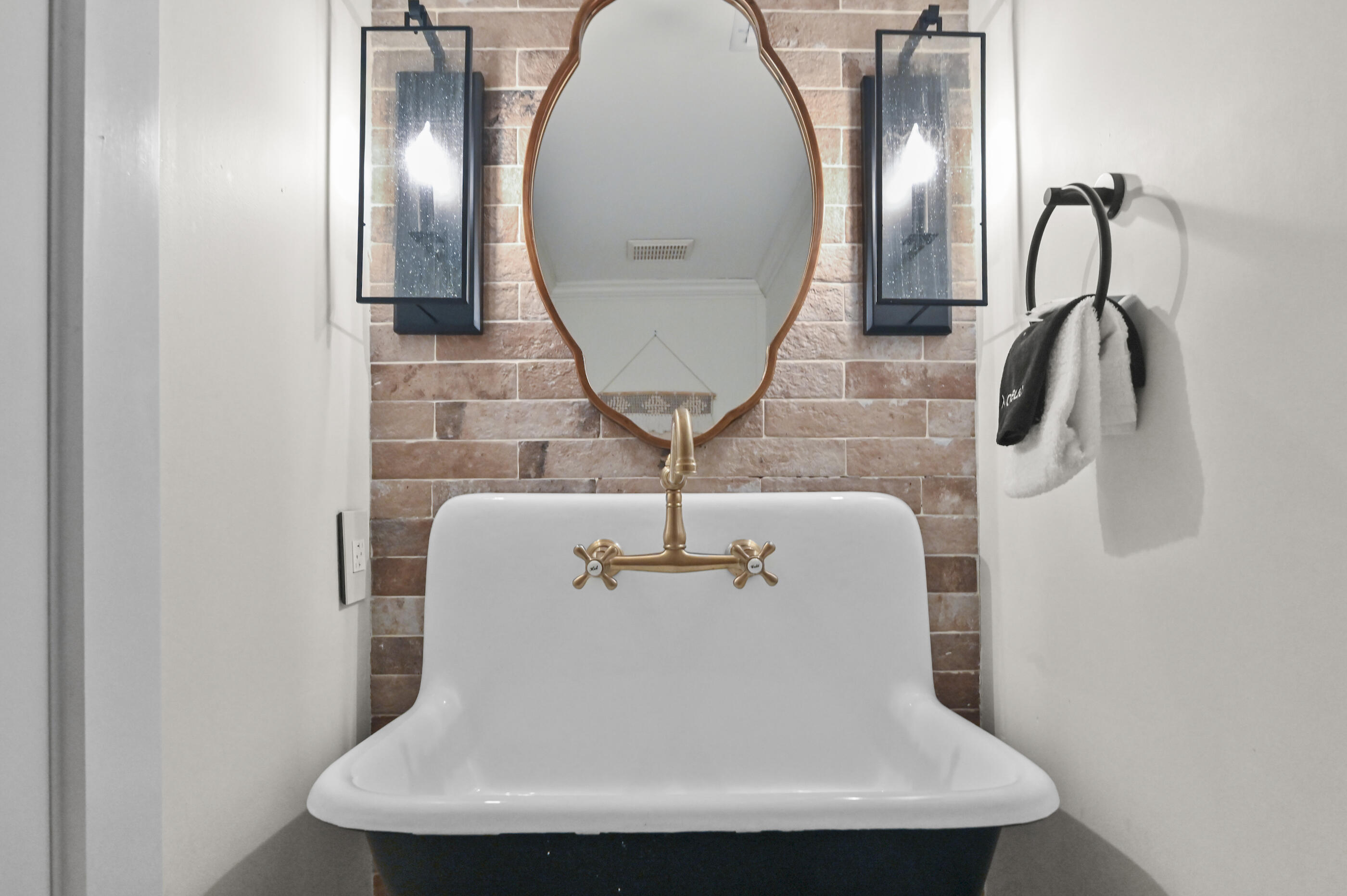 BEACHFRONT T/H - Residential