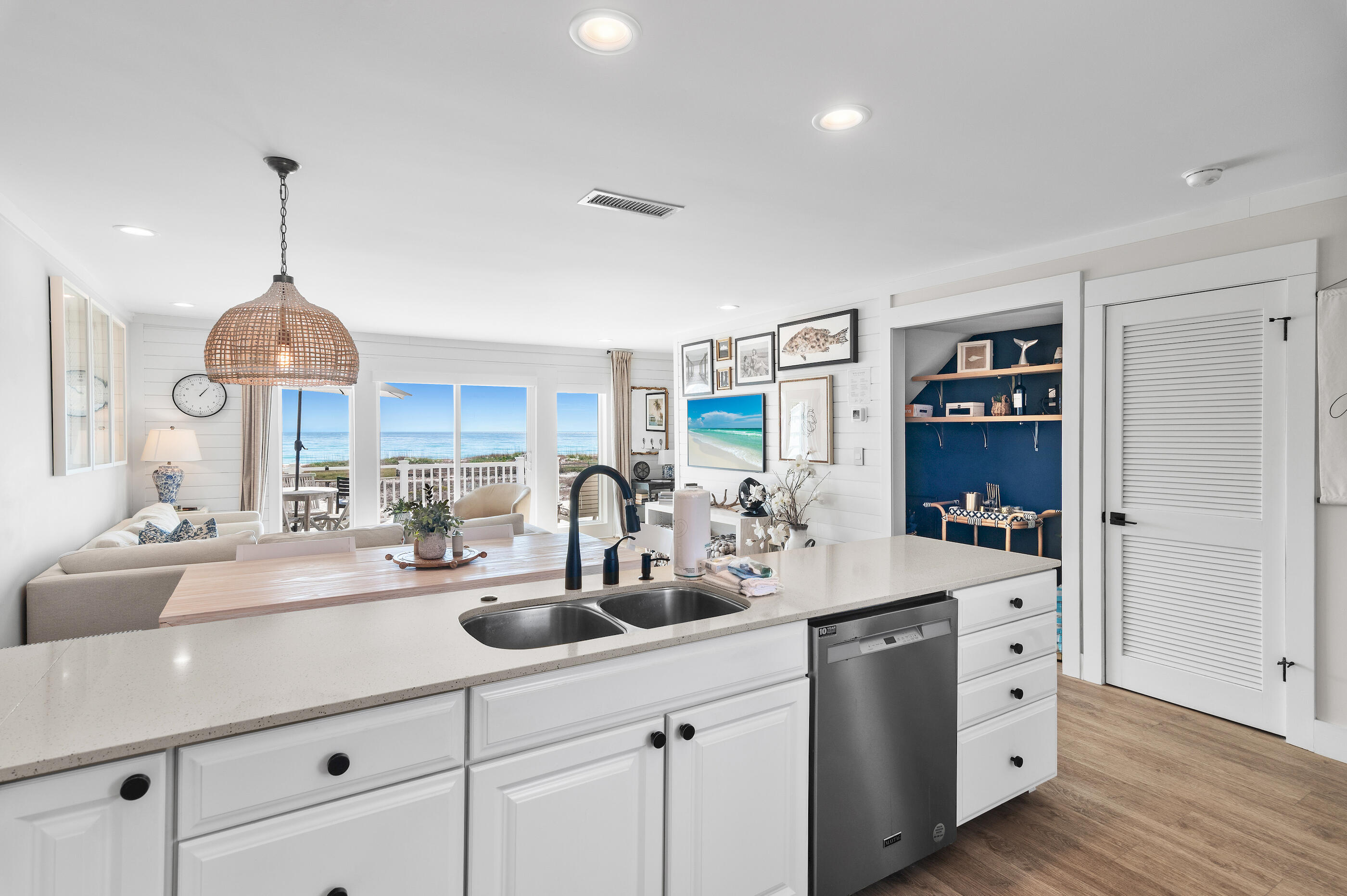 BEACHFRONT T/H - Residential