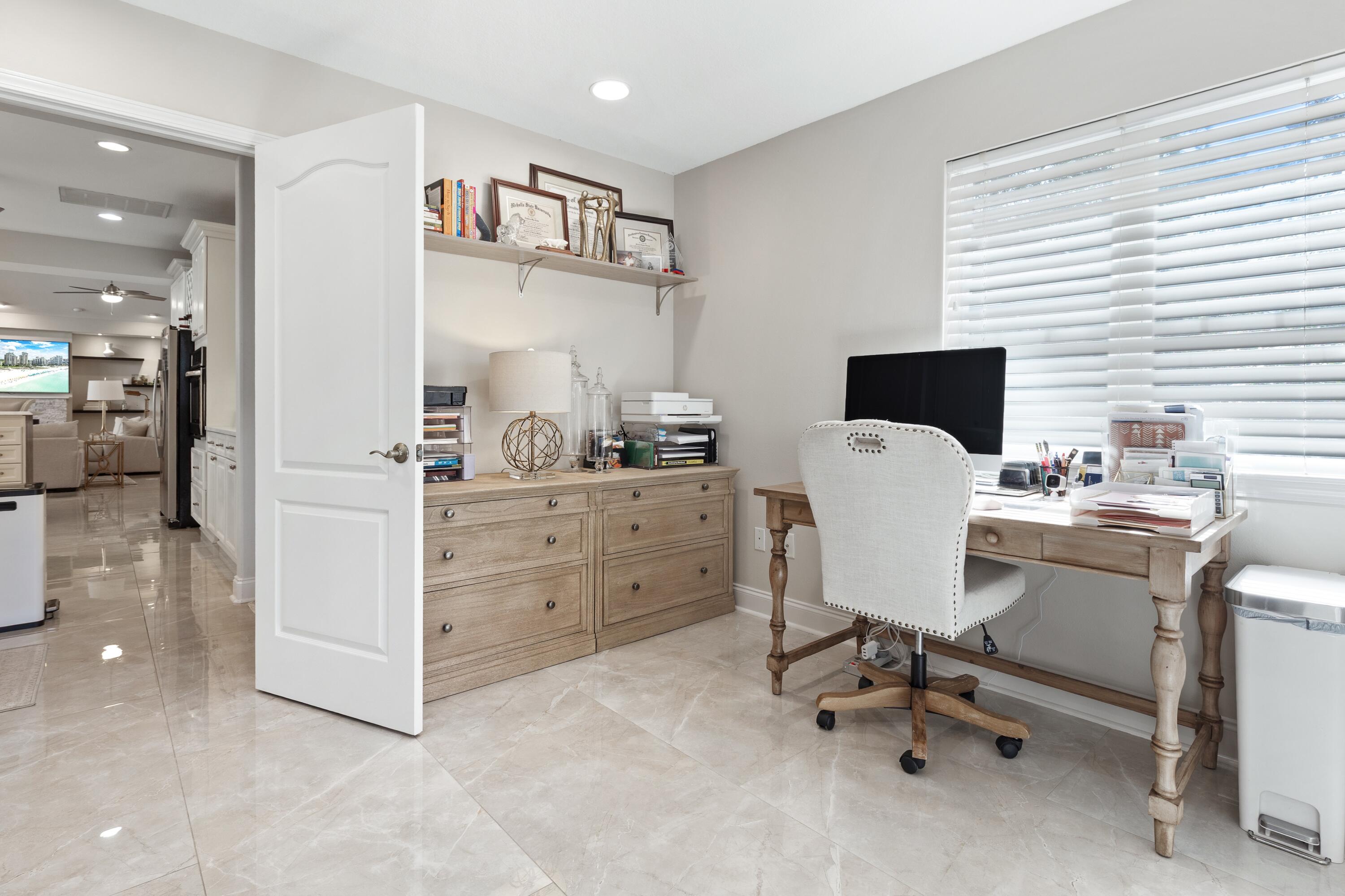 BAYTOWNE AVE EAST - Residential