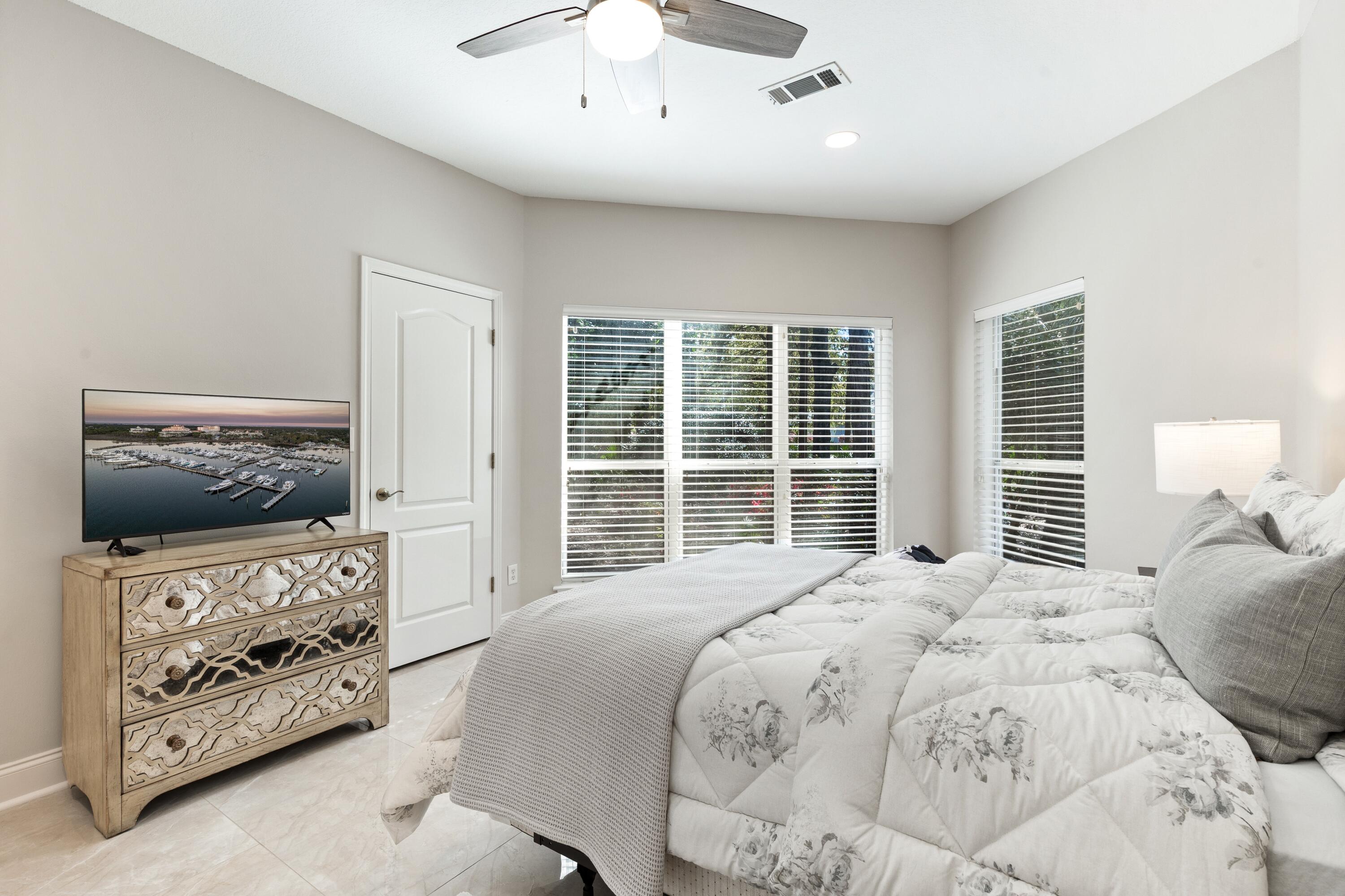 BAYTOWNE AVE EAST - Residential