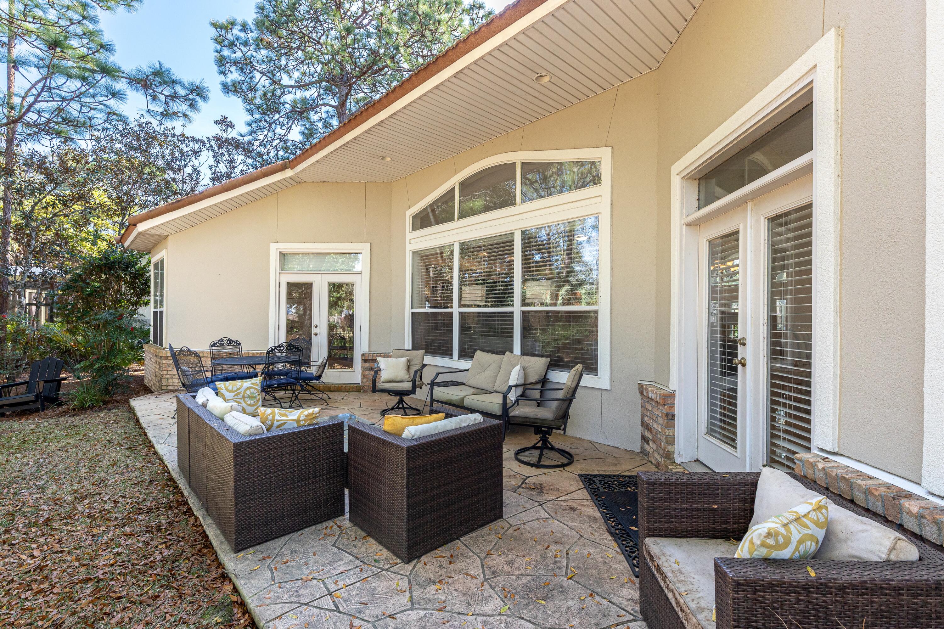 BAYTOWNE AVE EAST - Residential