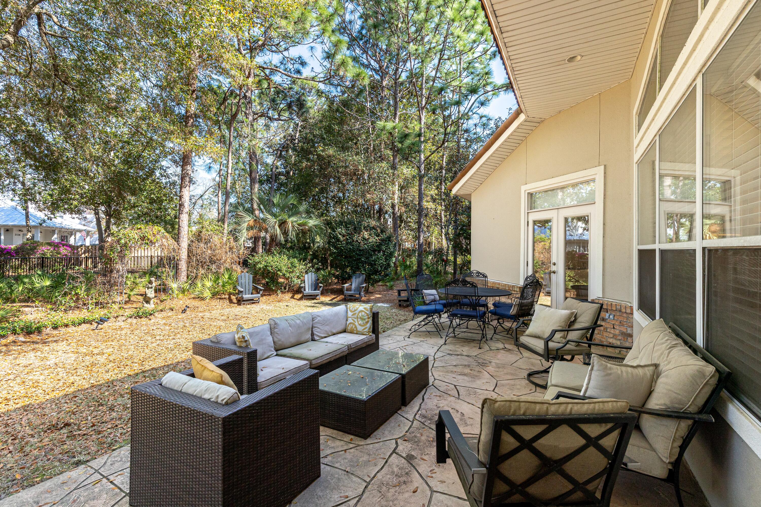 BAYTOWNE AVE EAST - Residential