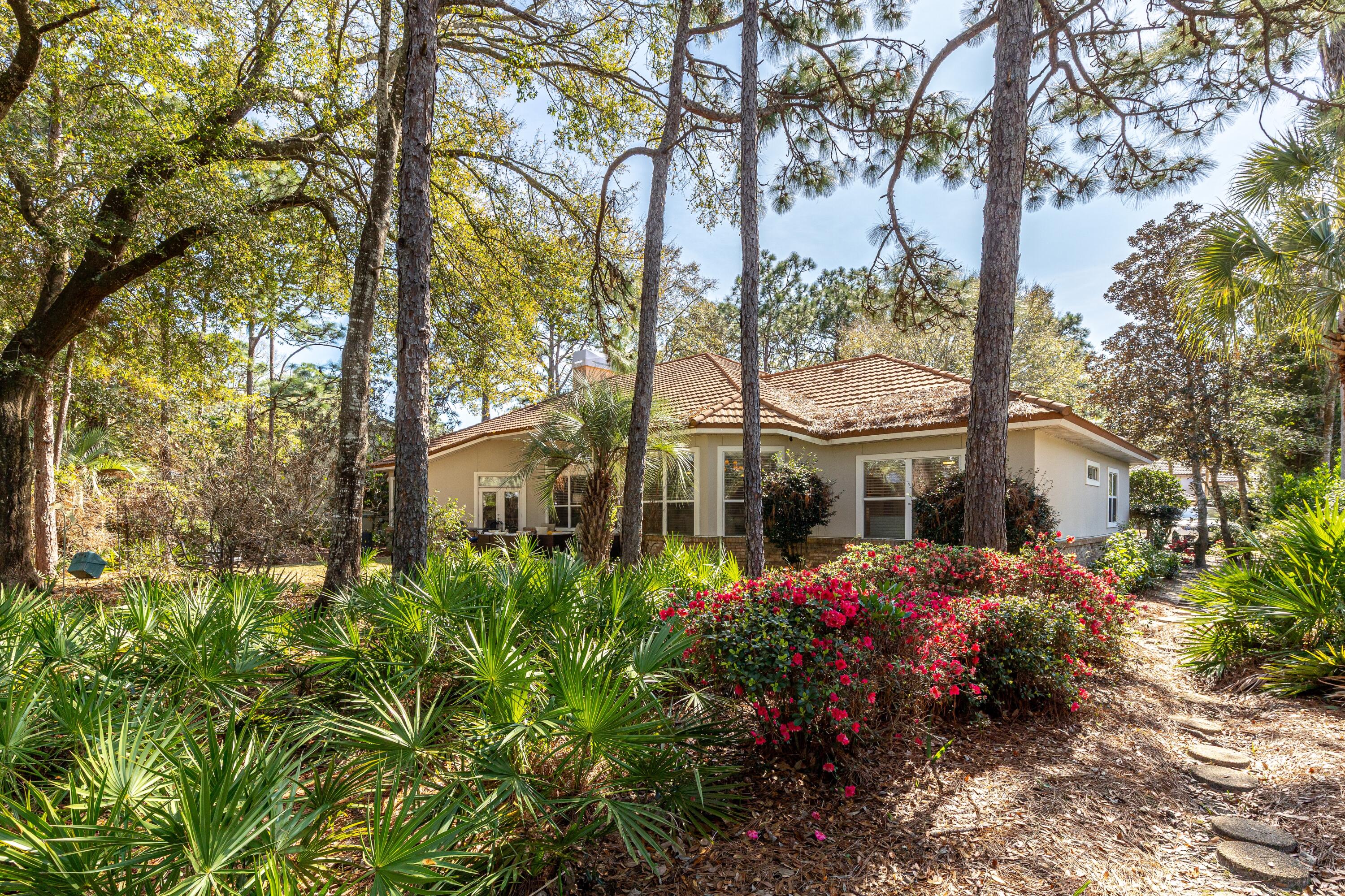 BAYTOWNE AVE EAST - Residential