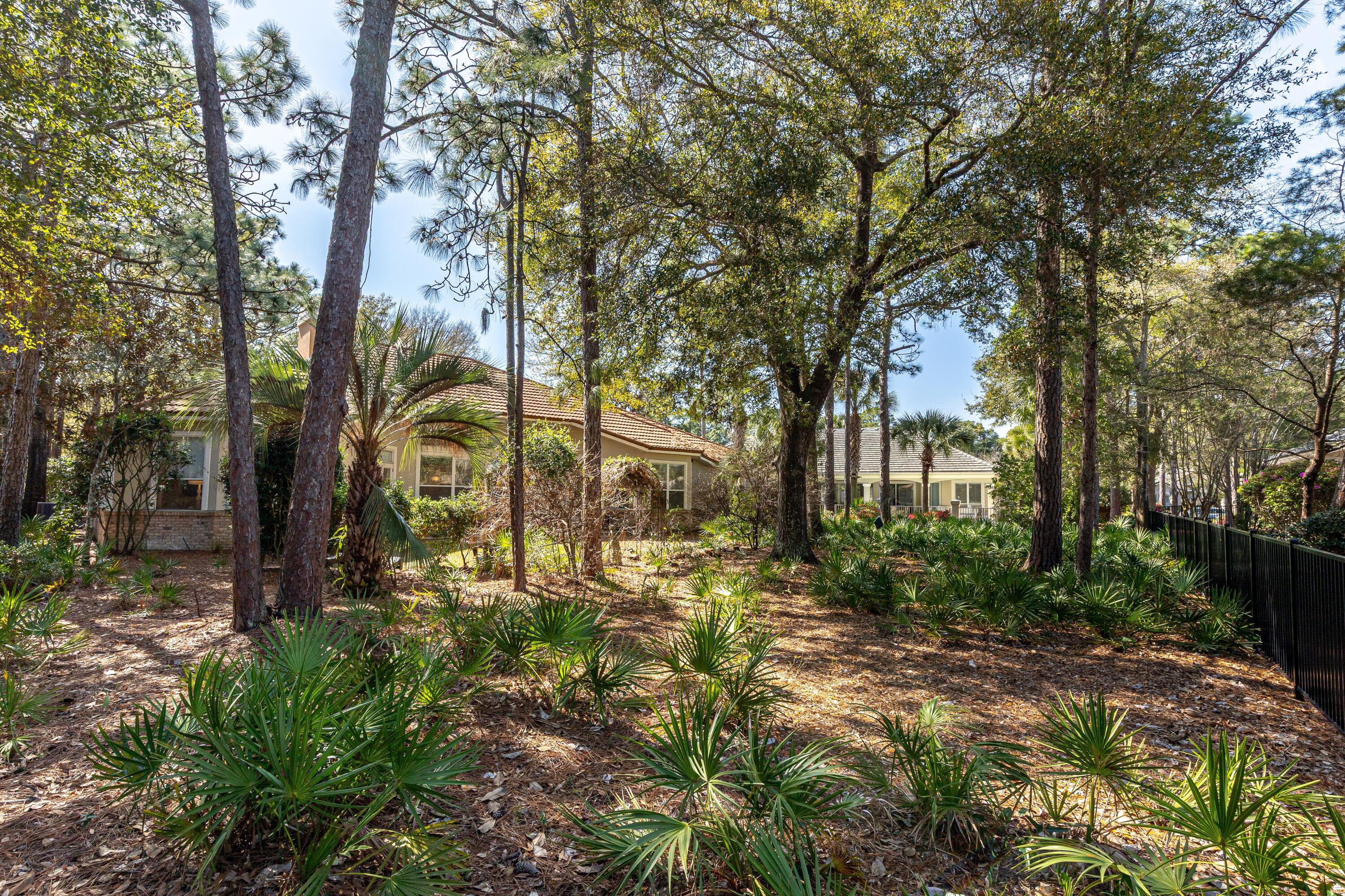 BAYTOWNE AVE EAST - Residential