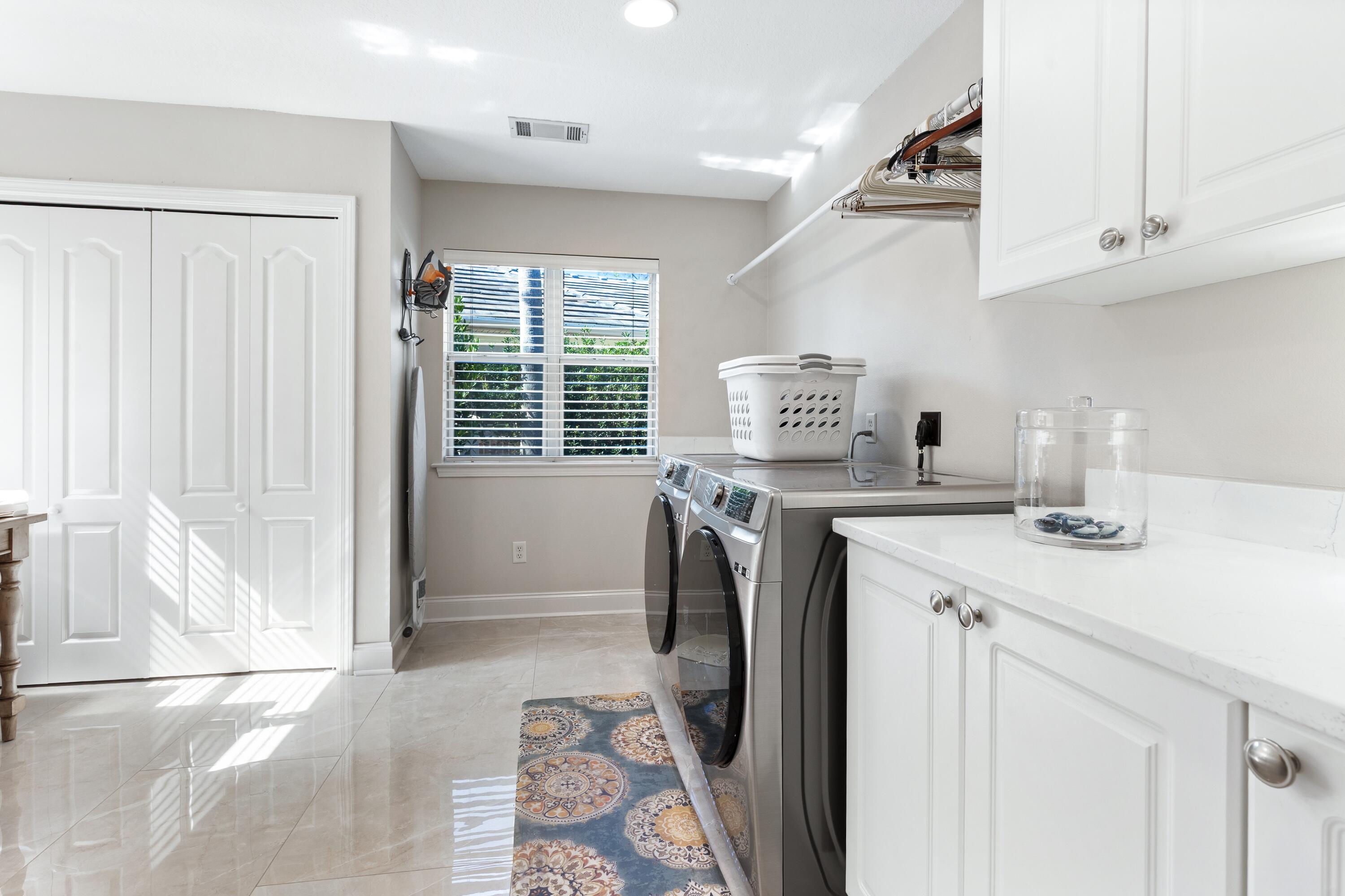 BAYTOWNE AVE EAST - Residential