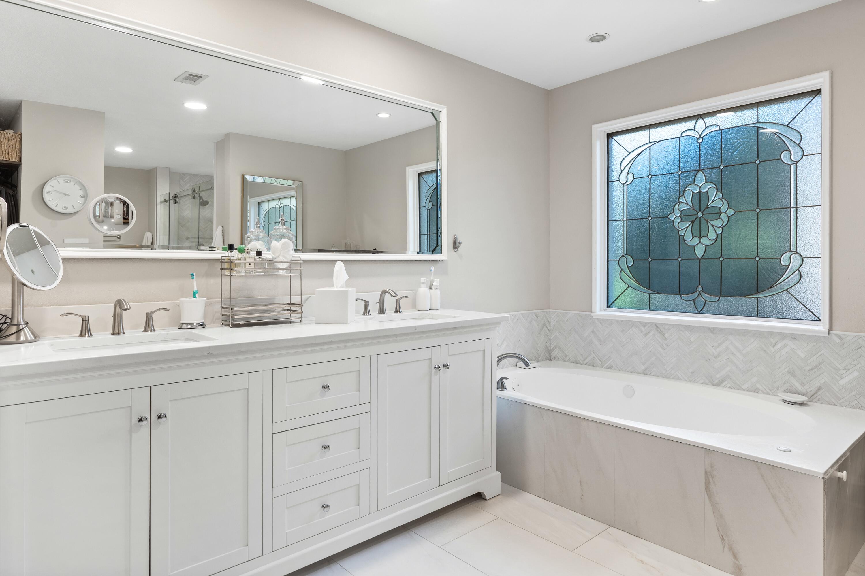 BAYTOWNE AVE EAST - Residential