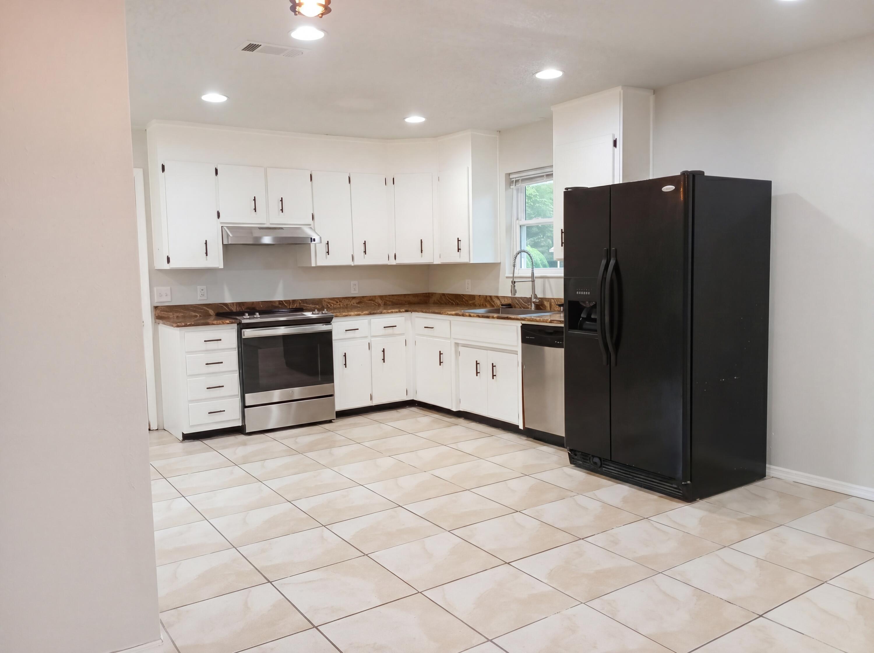 BAY MEADOWS - Residential