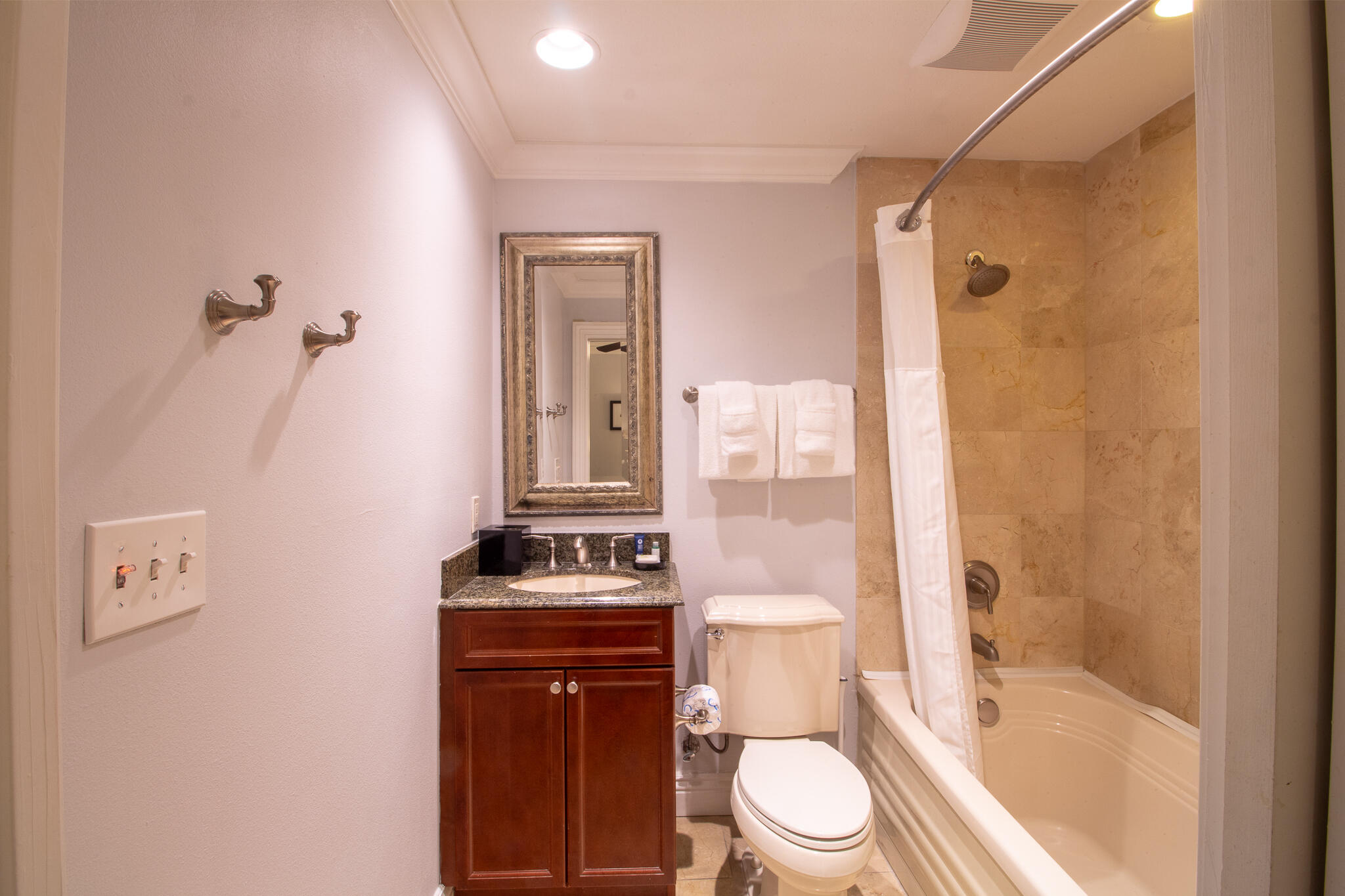 EMERALD GRANDE - Residential