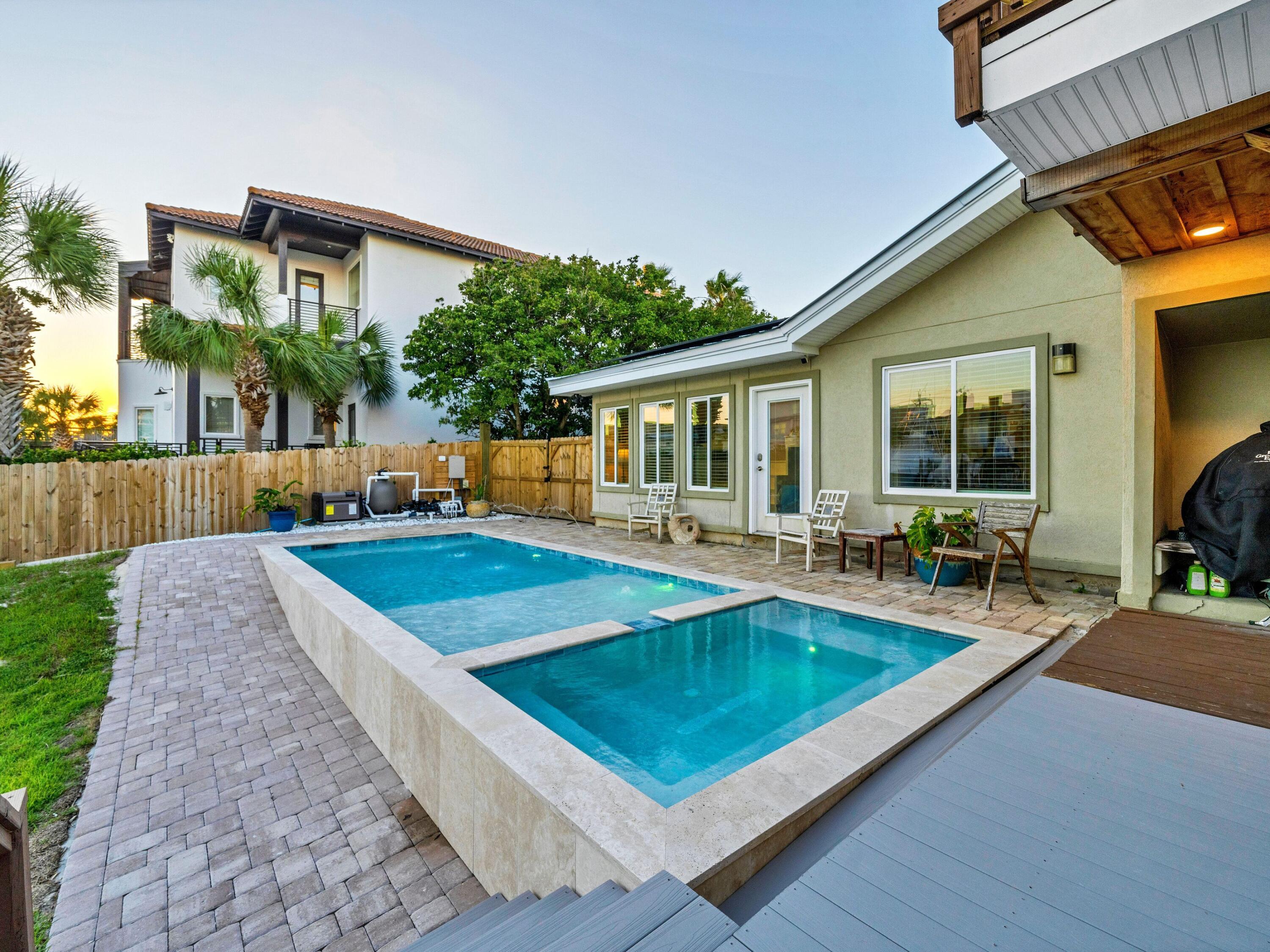 HOLIDAY ISLE - Residential