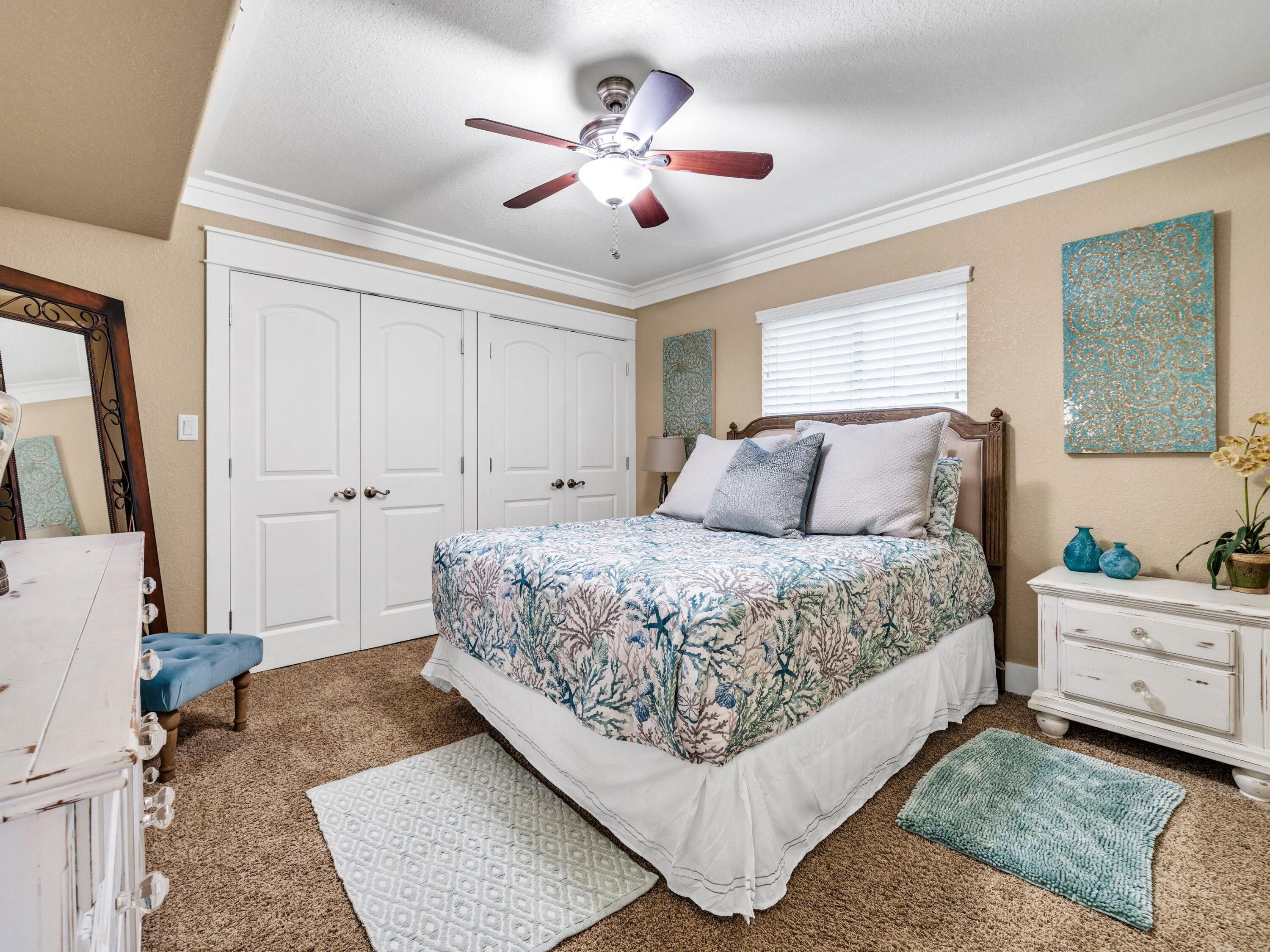 HOLIDAY ISLE - Residential