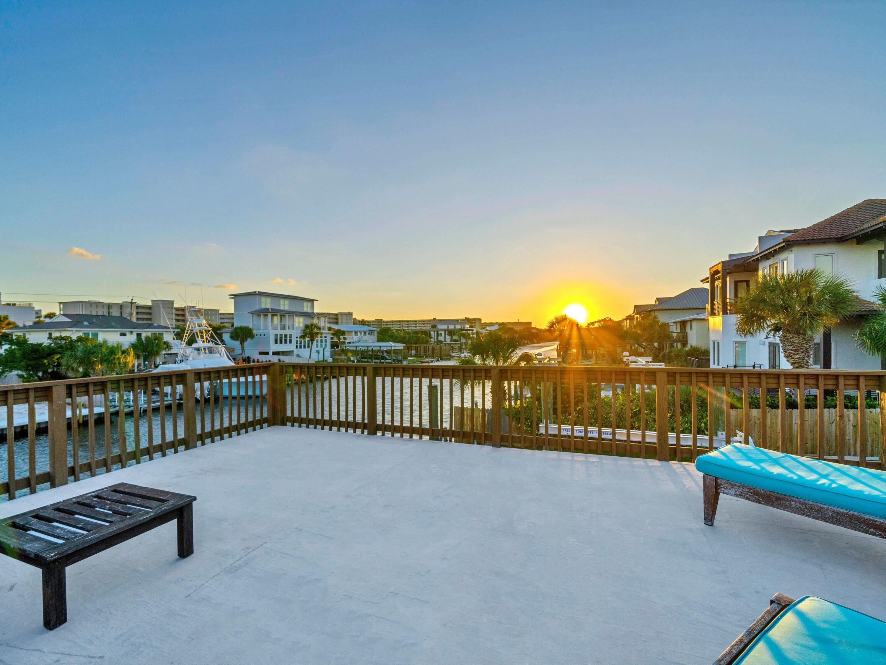 HOLIDAY ISLE - Residential