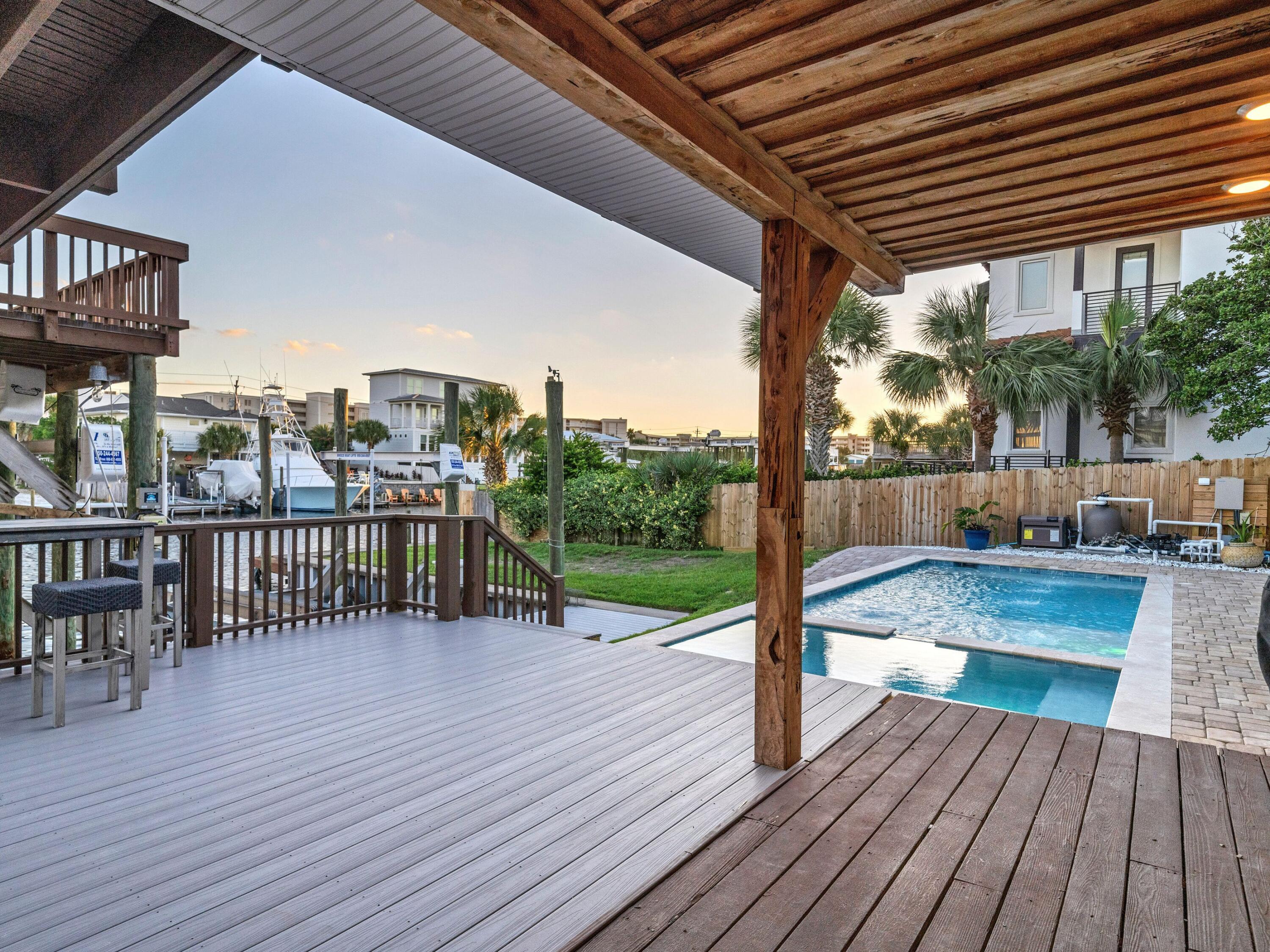 HOLIDAY ISLE - Residential