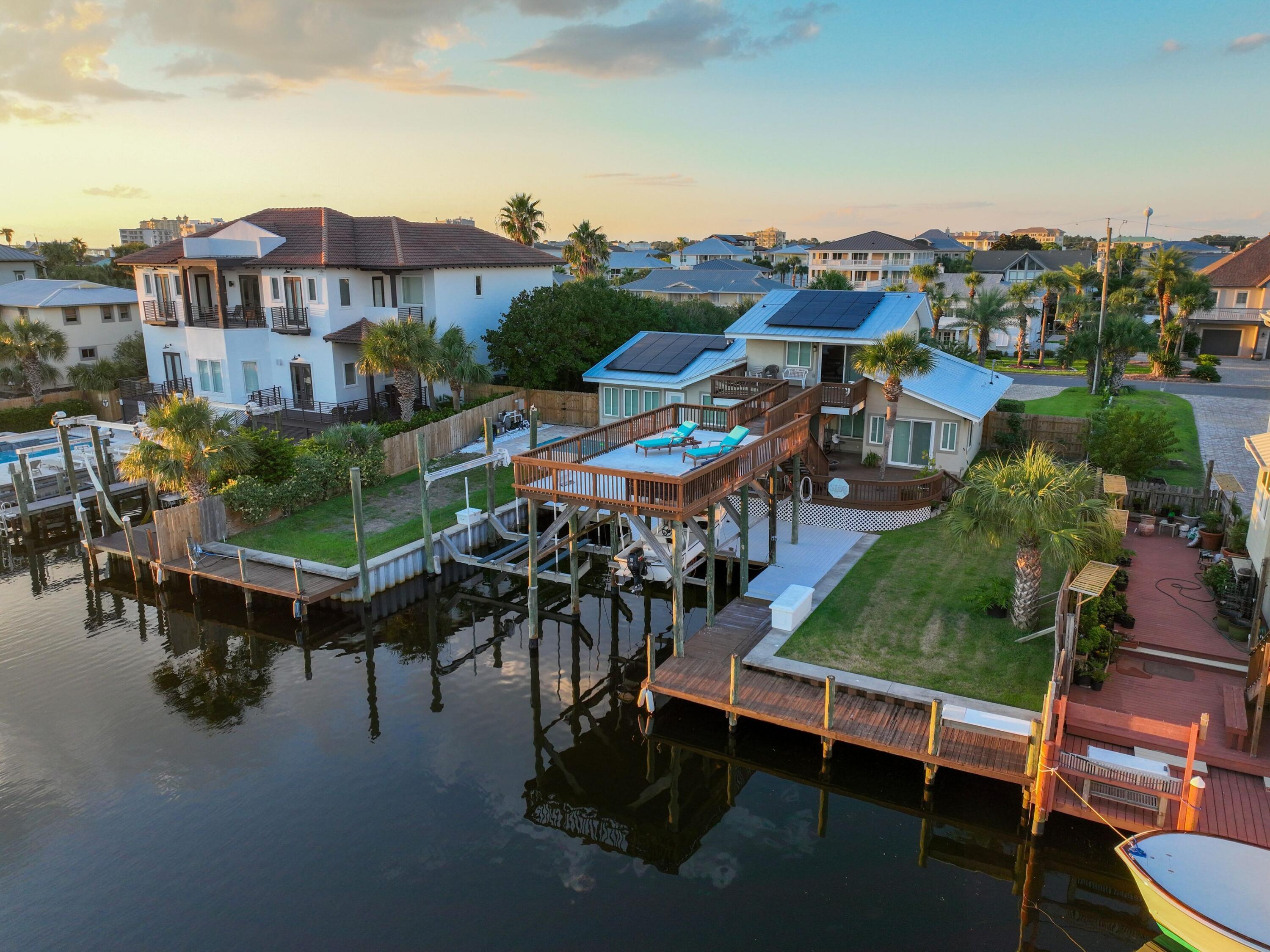 HOLIDAY ISLE - Residential