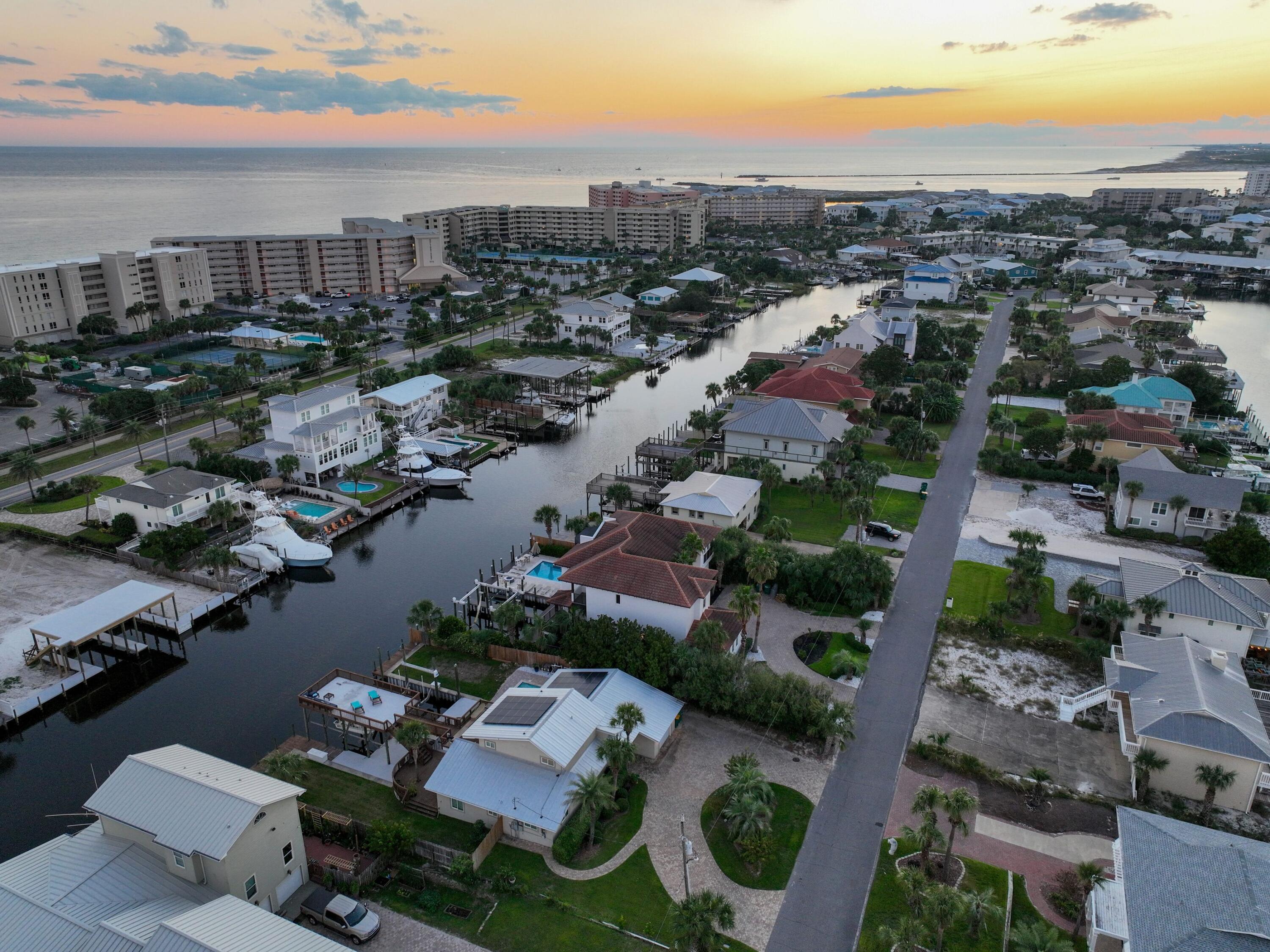 HOLIDAY ISLE - Residential