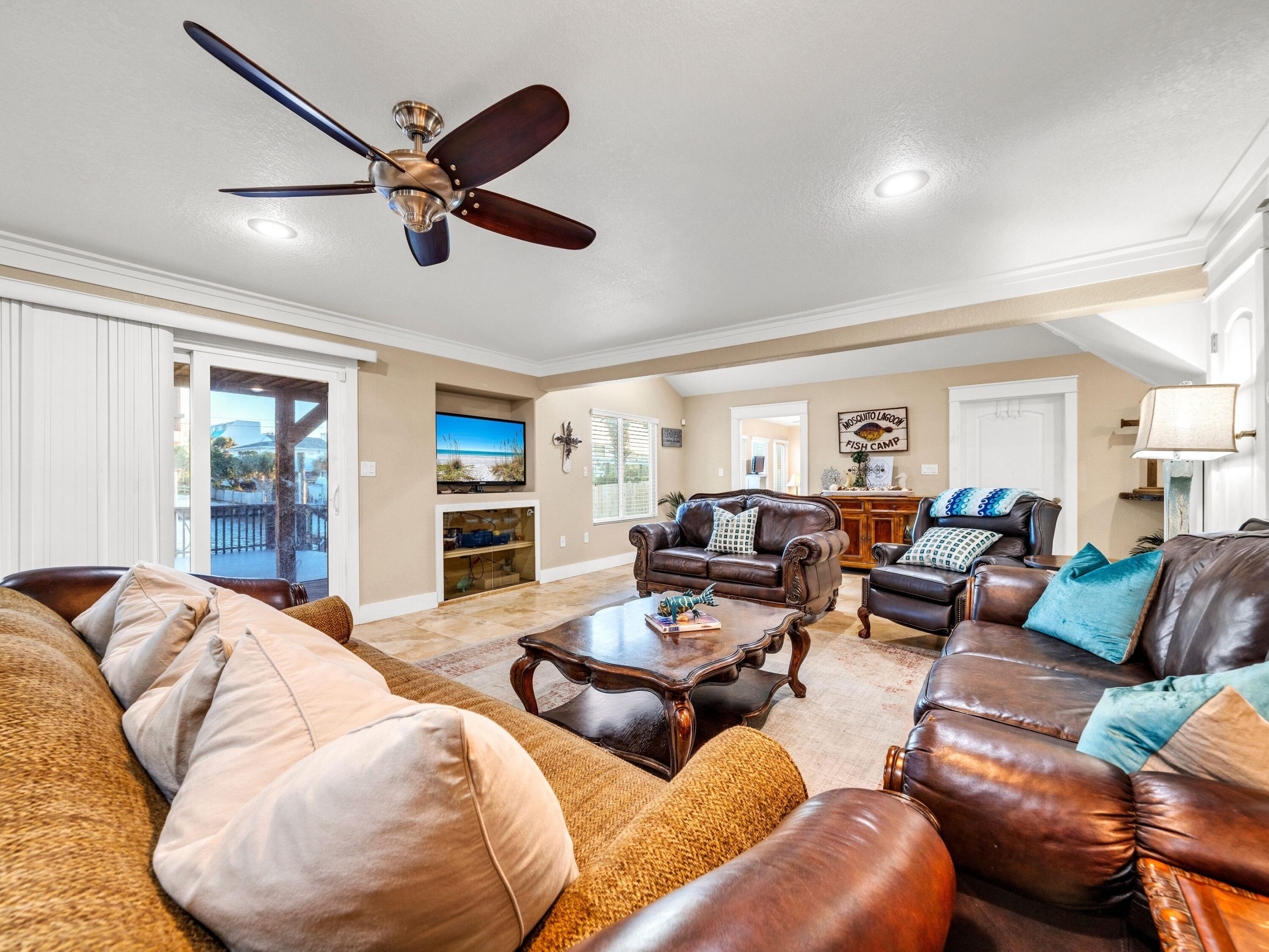 HOLIDAY ISLE - Residential