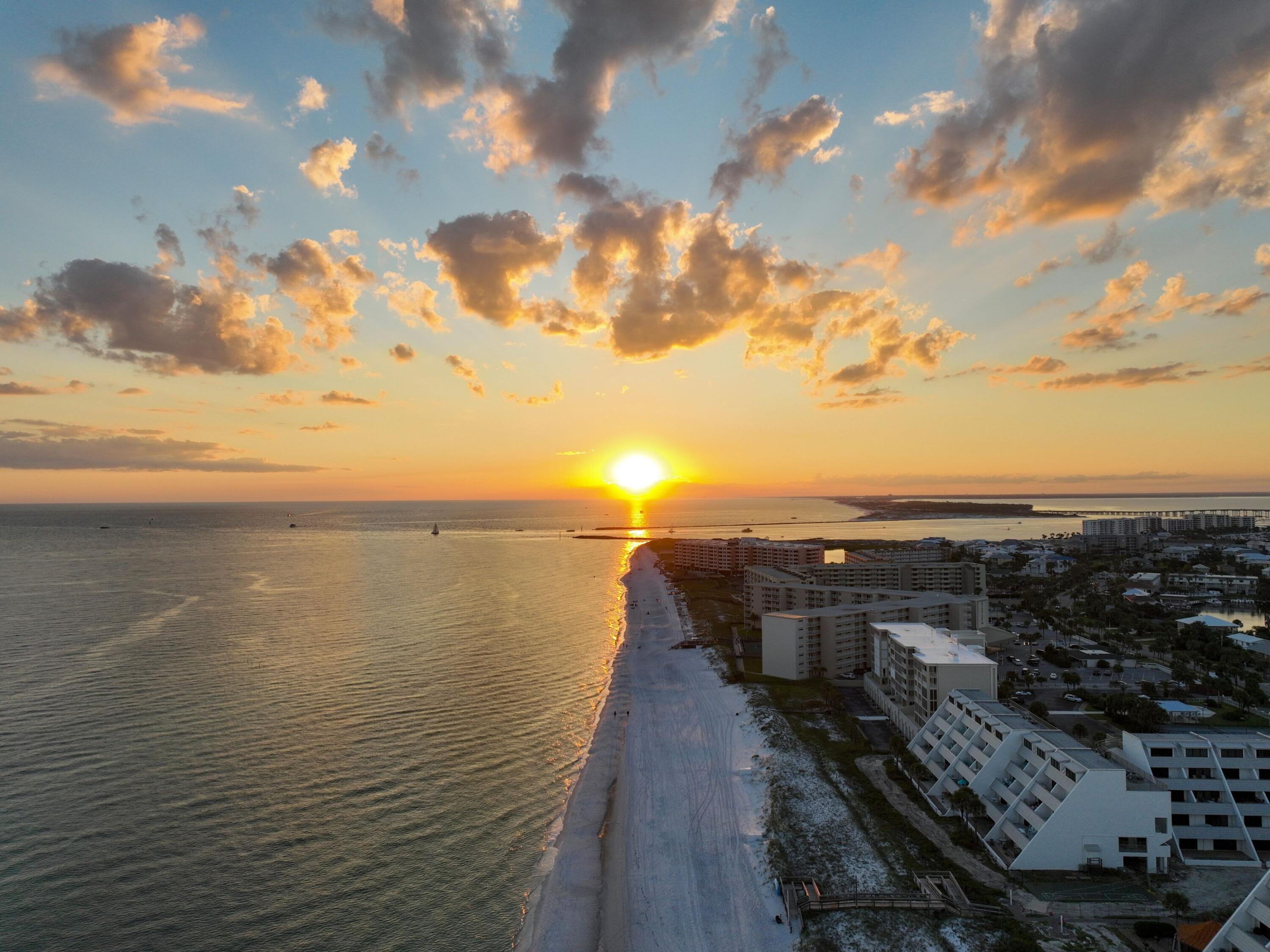 HOLIDAY ISLE - Residential